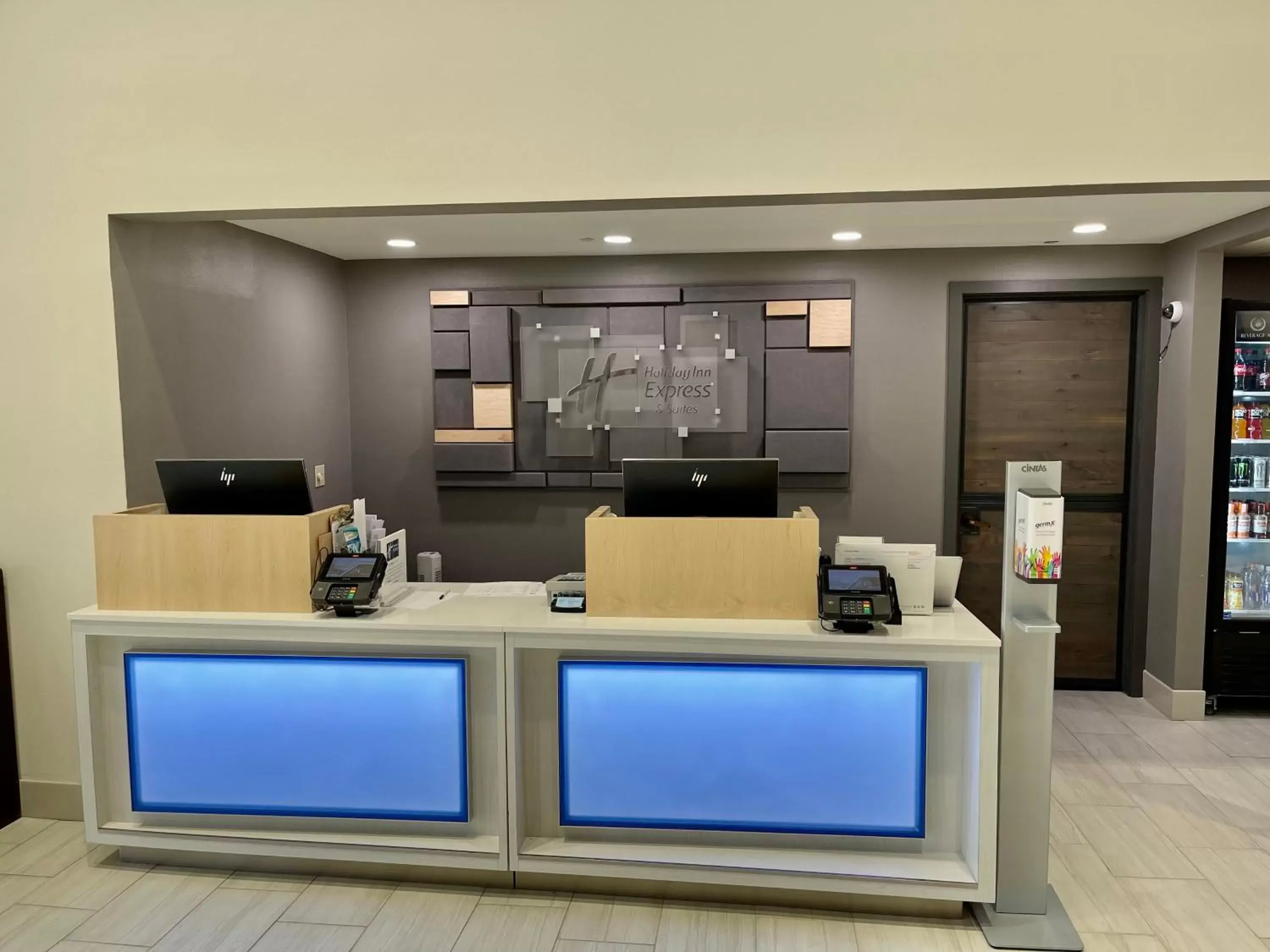 Property building, Lobby/Reception in Holiday Inn Express & Suites Sulphur - Lake Charles, an IHG Hotel