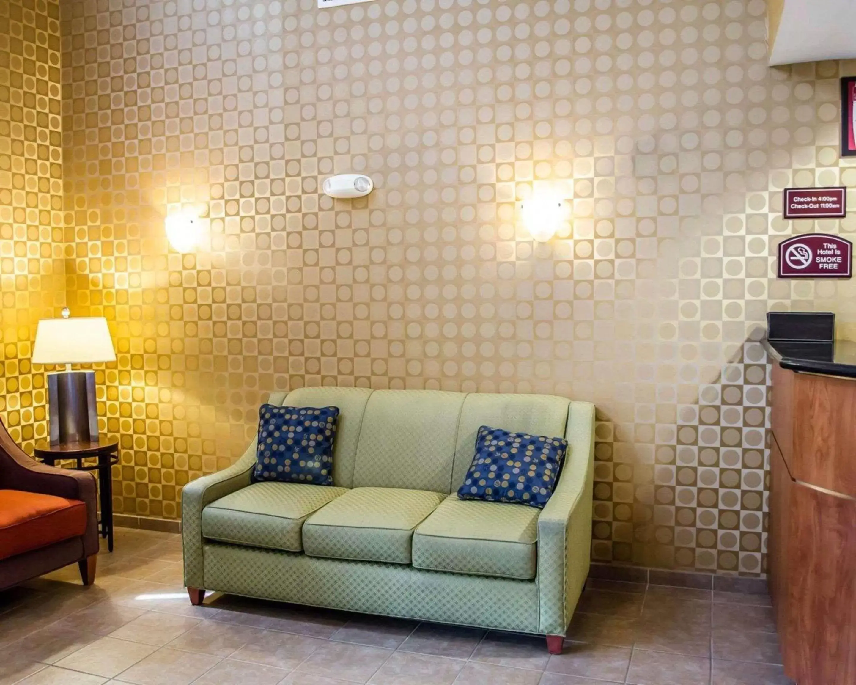 Lobby or reception, Seating Area in Comfort Suites Hummelstown