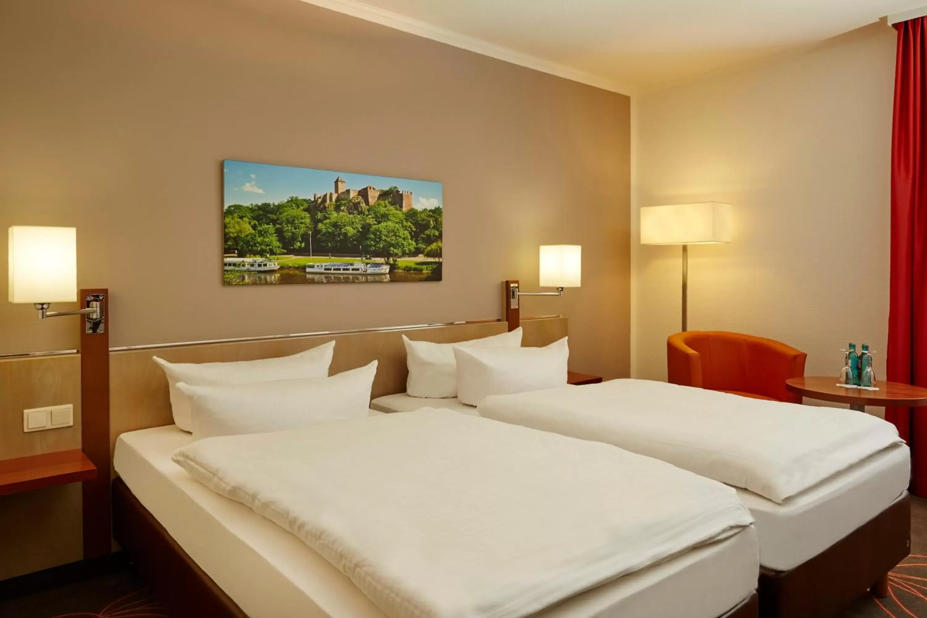 Photo of the whole room, Bed in H+ Hotel Leipzig-Halle Photo of the whole room, Bed in H+ Hotel Leipzig-Halle