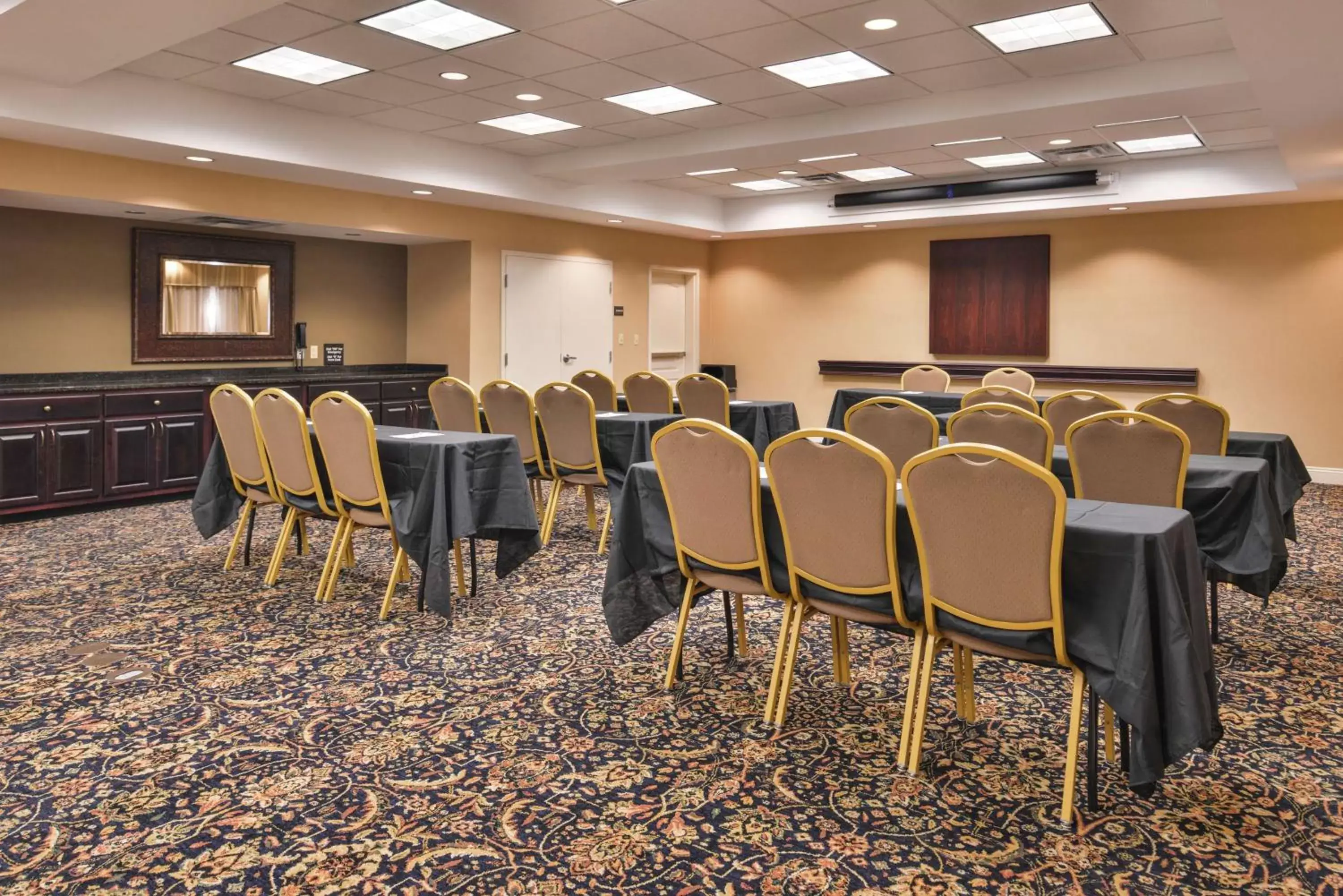 Meeting/conference room in Hampton Inn Jackson-College Avenue