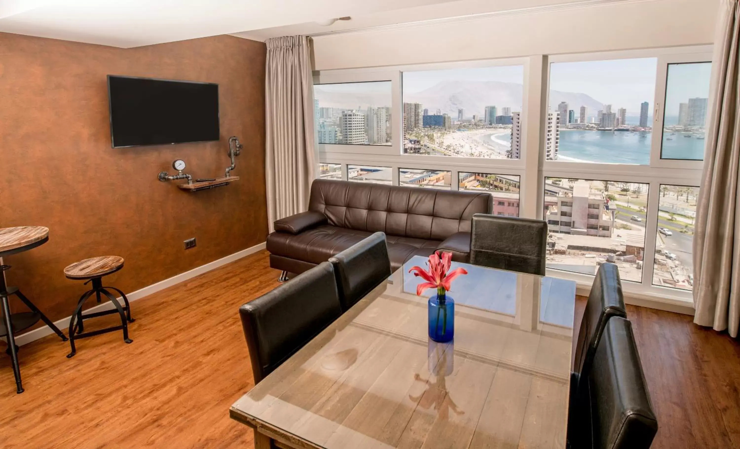 Dining area in Gran Cavancha Hotel & Apartment