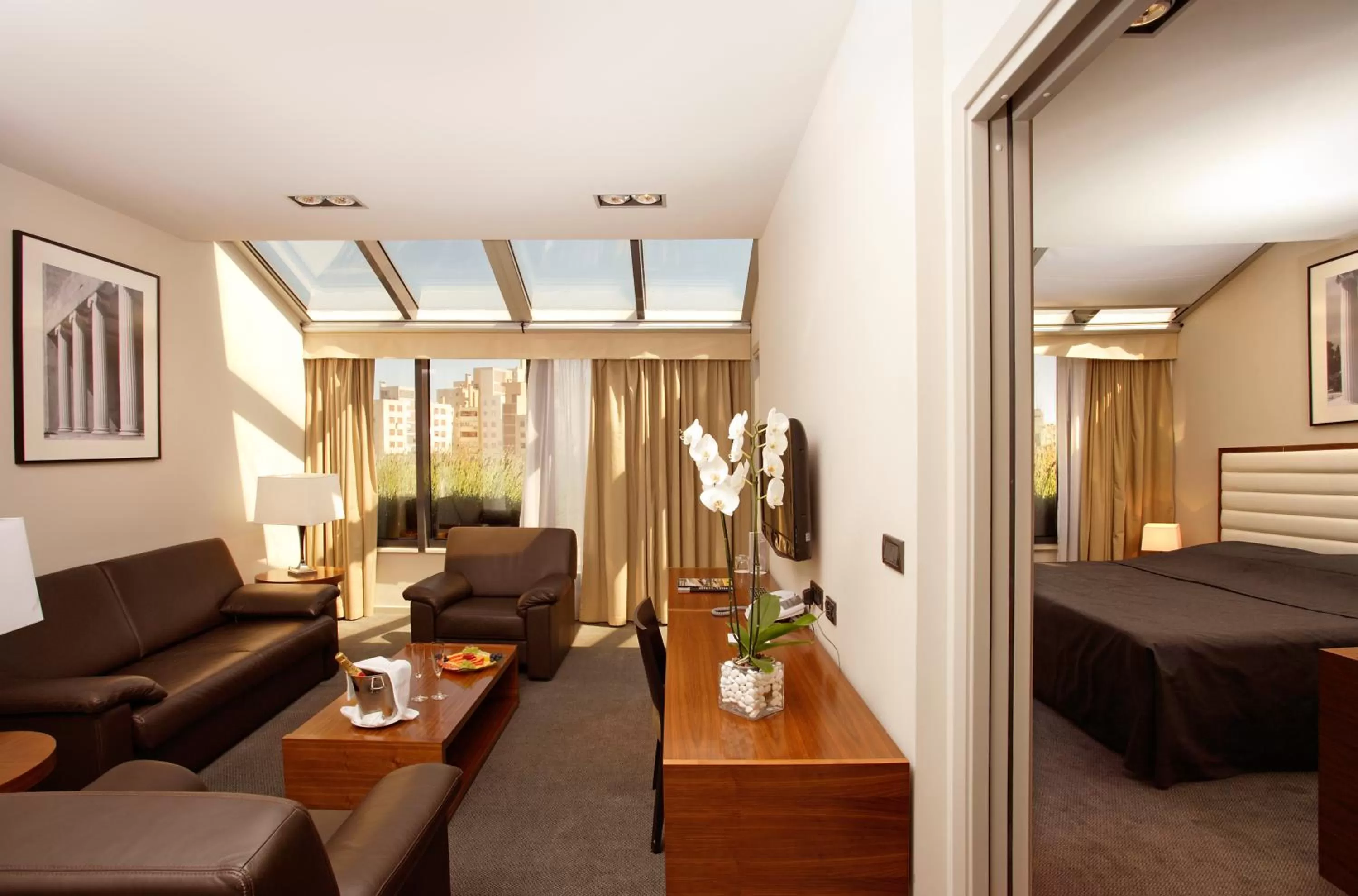 Photo of the whole room in Hotel Atrium