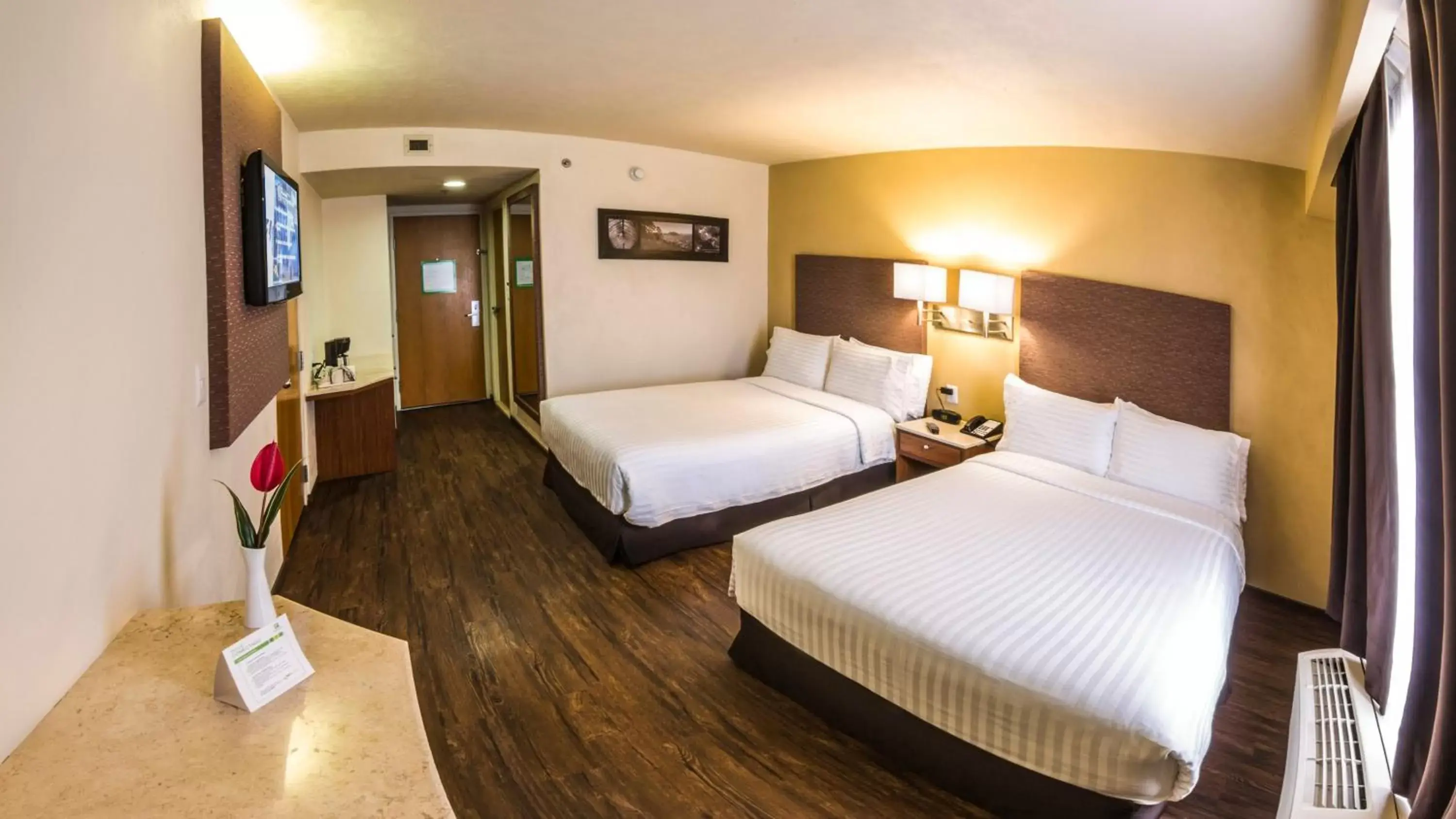 Photo of the whole room, Bed in Holiday Inn Orizaba, an IHG Hotel