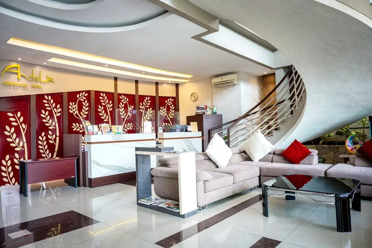 Lobby or reception in Andelir Hotel Simpang Lima Semarang