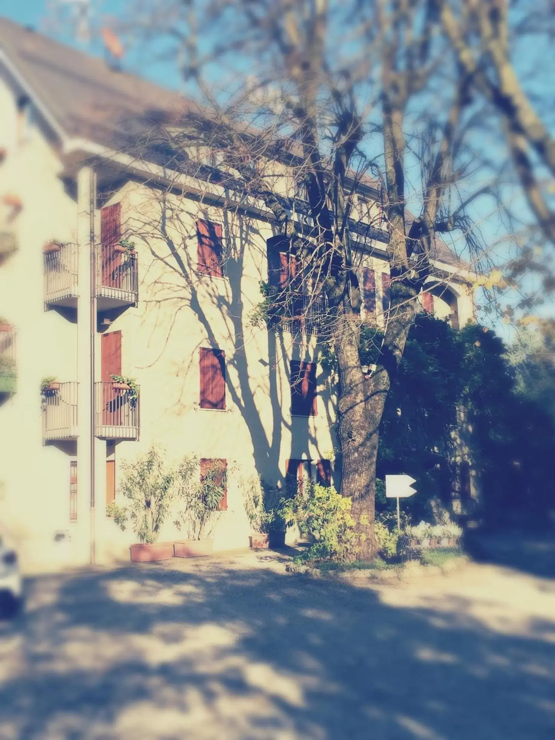 Facade/entrance, Winter in Country Hotel Le Querce