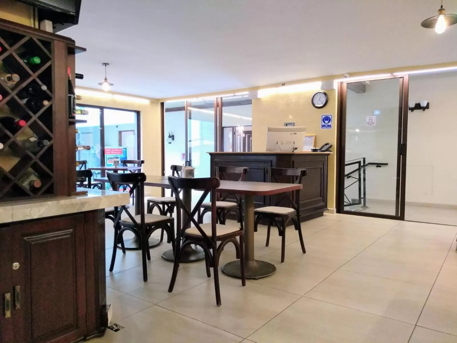 Restaurant/places to eat in Hotel Senorial