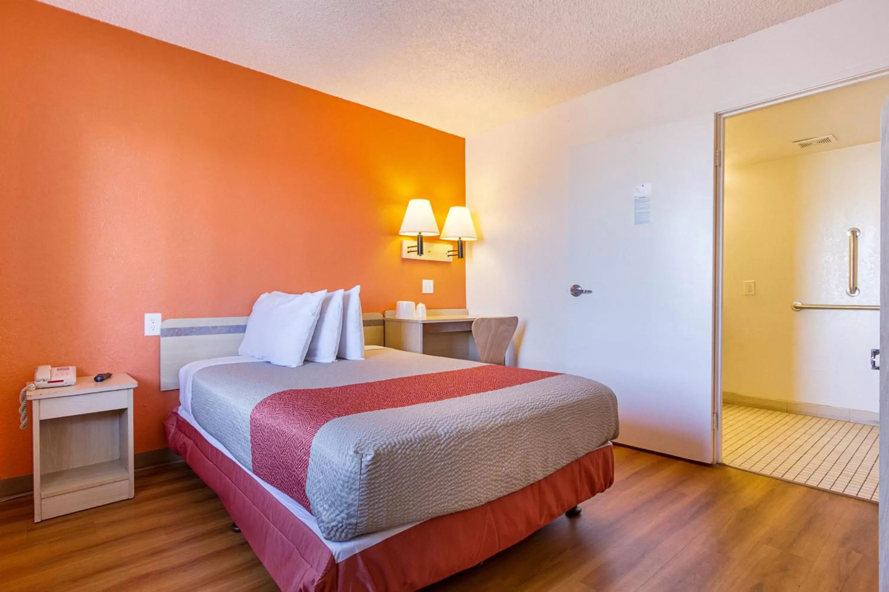 Bedroom, Bed in Motel 6-Mesa, AZ - South