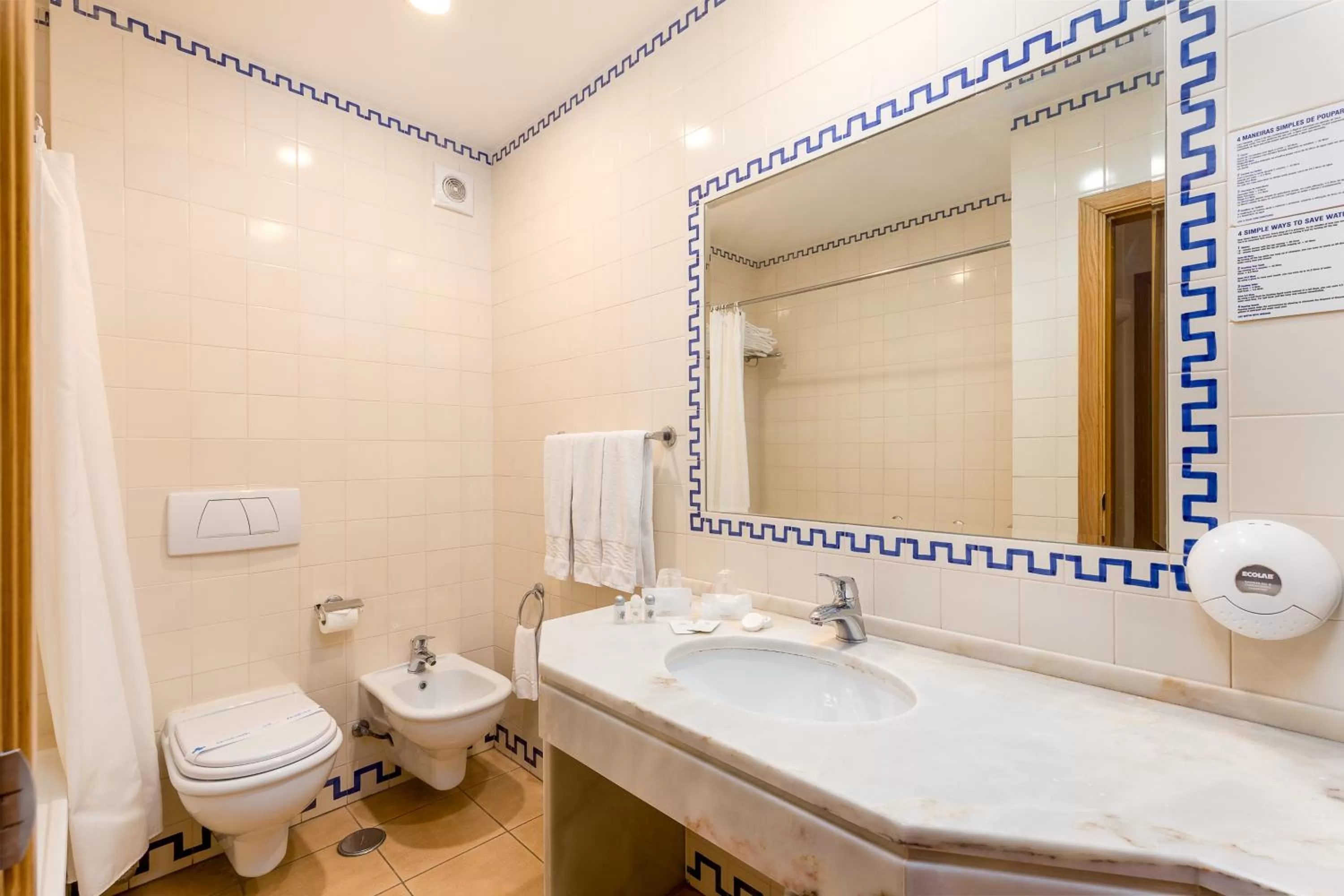 Toilet in Hotel Apartamento Dunamar