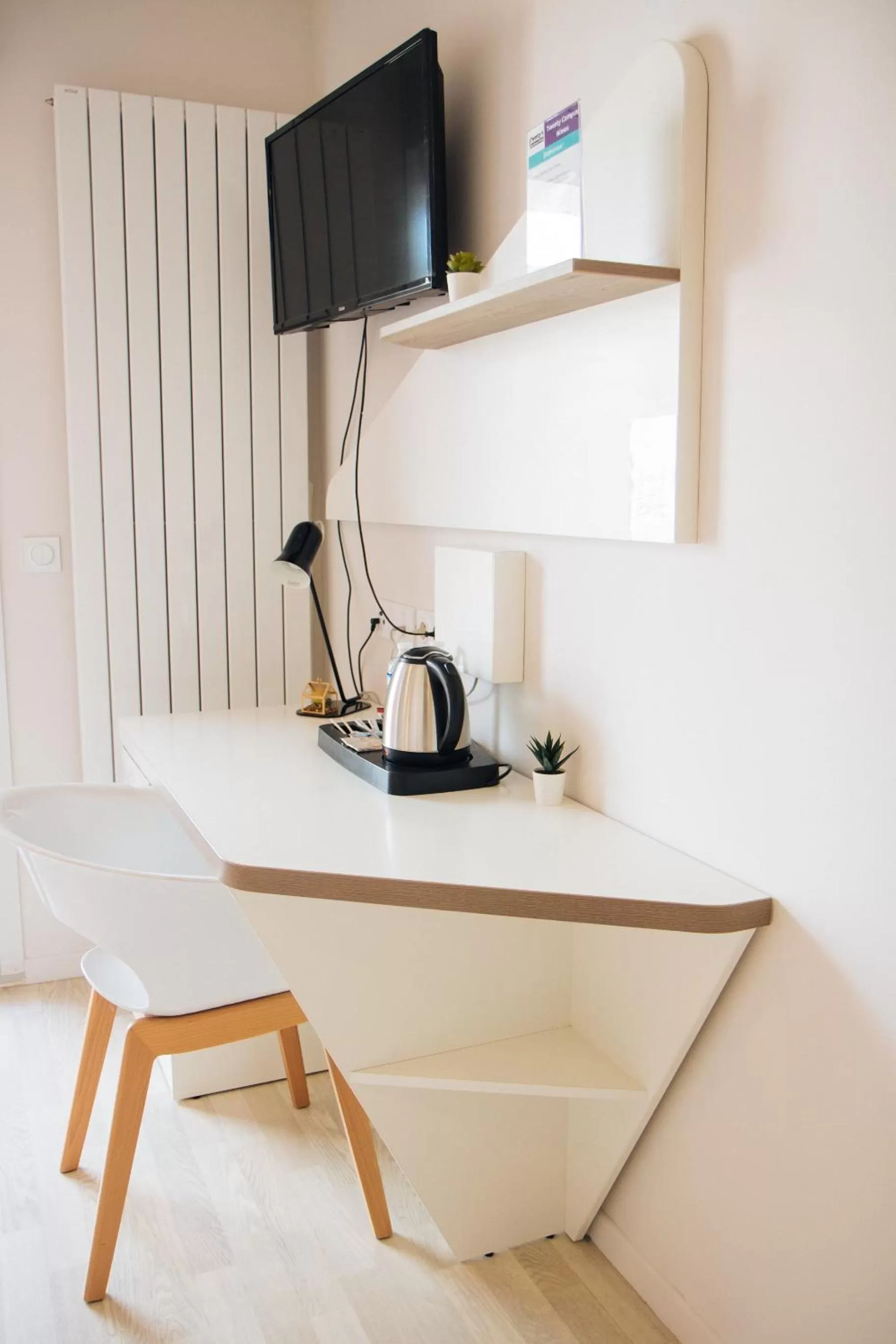 TV/Entertainment Center in Twenty Business Flats Nîmes Trigone