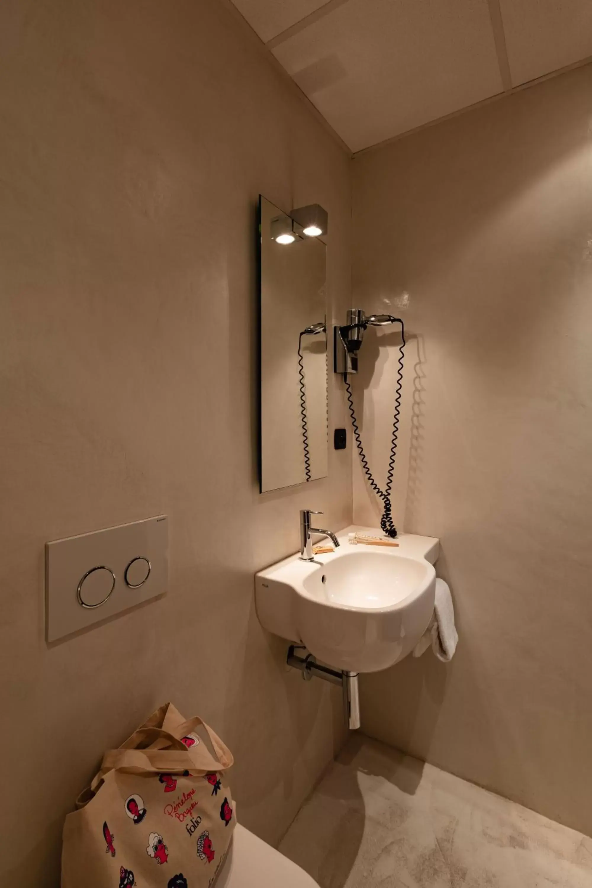 Bathroom in Hôtel de Noailles