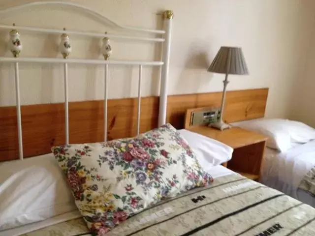Bed in Georgian Court B&B Guest House