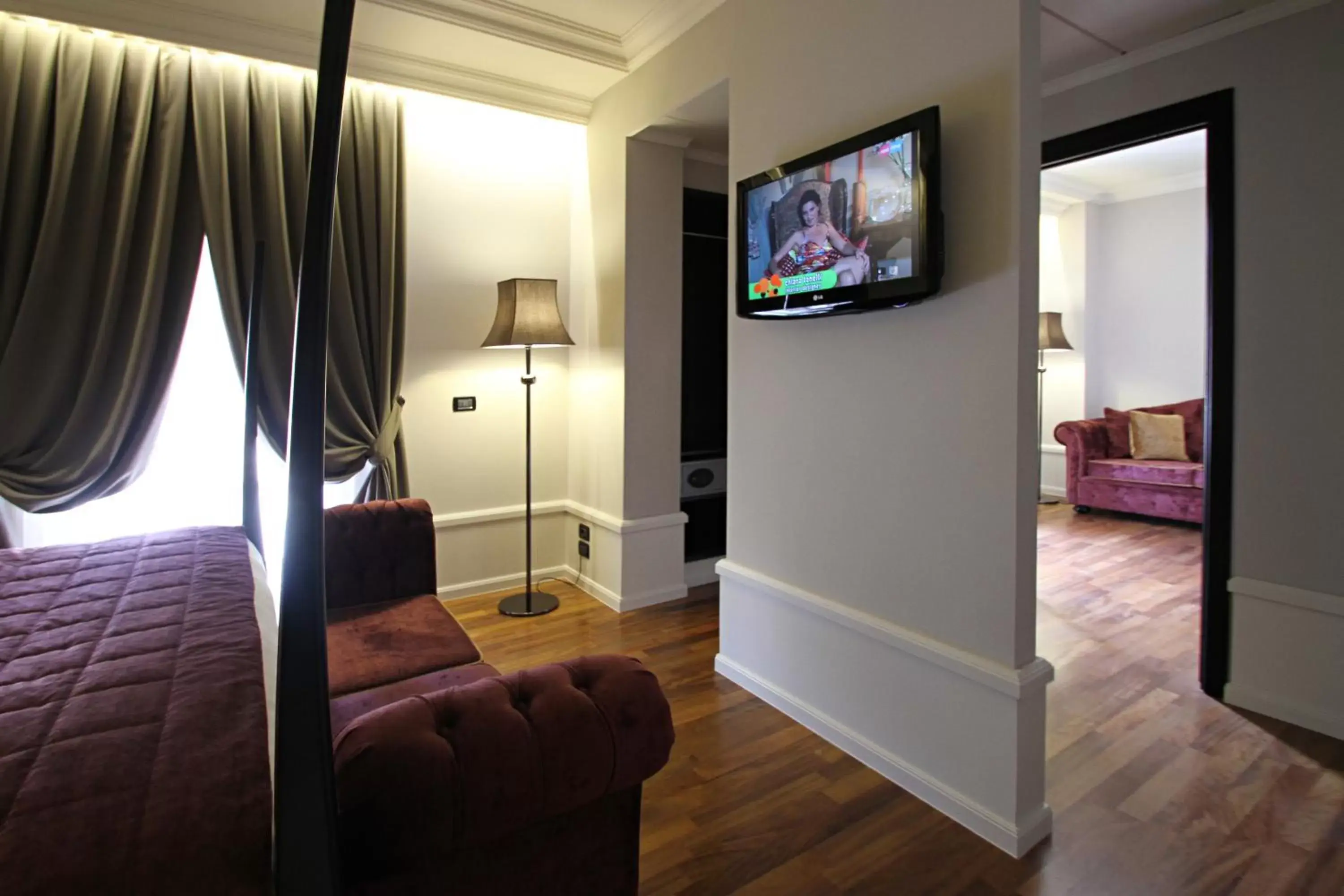 Photo of the whole room, TV/Entertainment Center in Hotel Milano & SPA***S