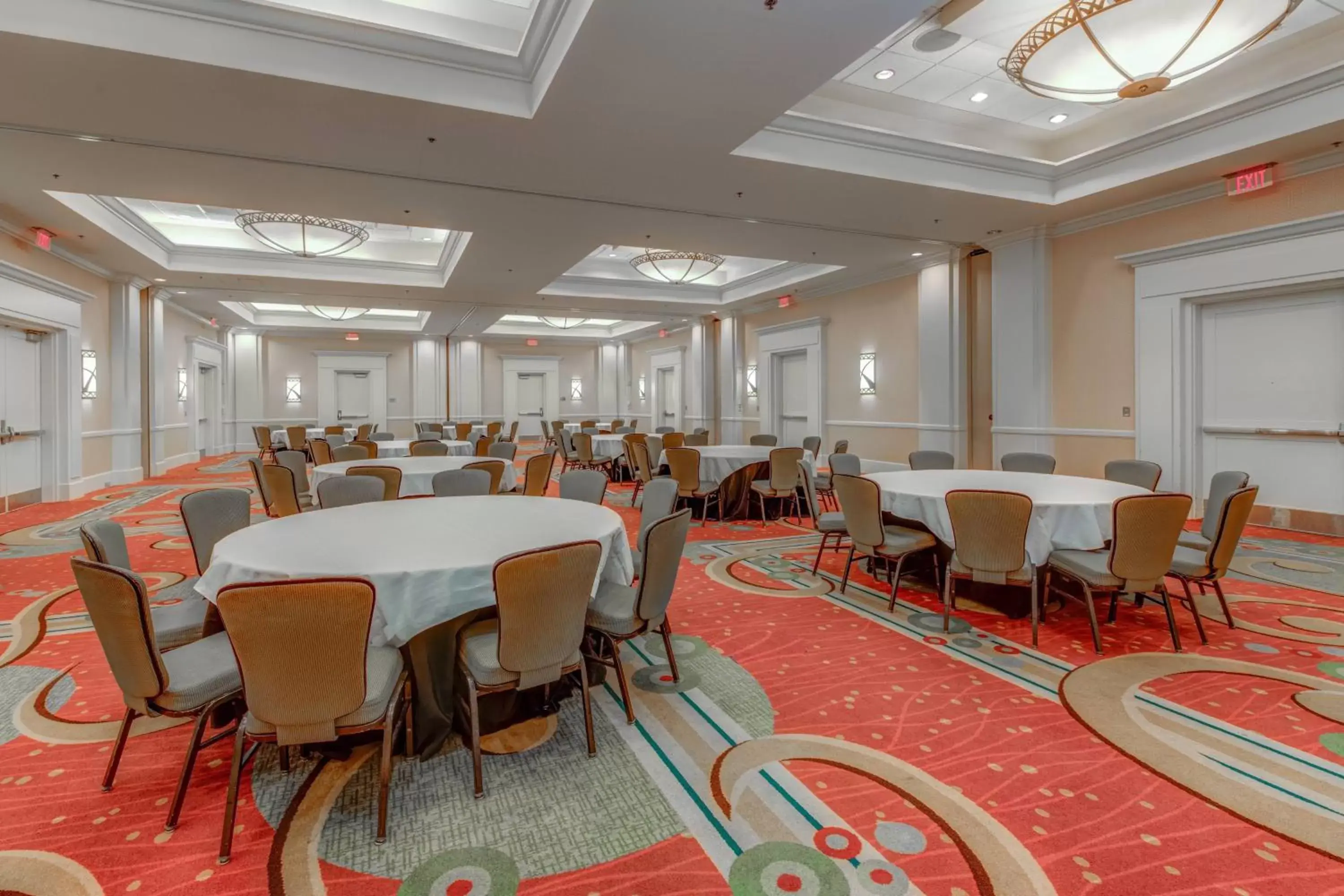 Meeting/conference room, Restaurant/Places to Eat in Macon Marriott City Center