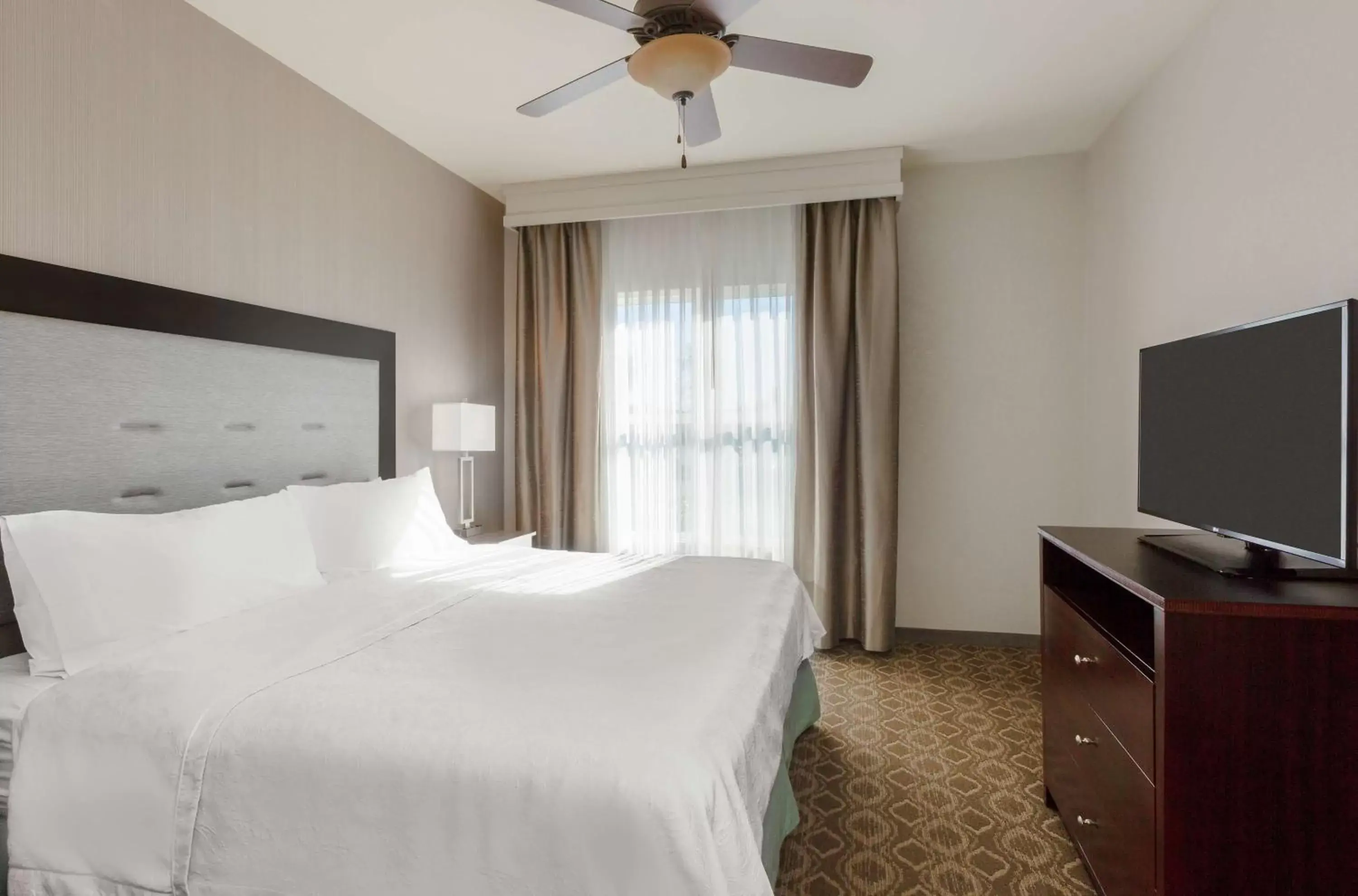 Bedroom, Bed in Homewood Suites by Hilton Carlsbad-North San Diego County