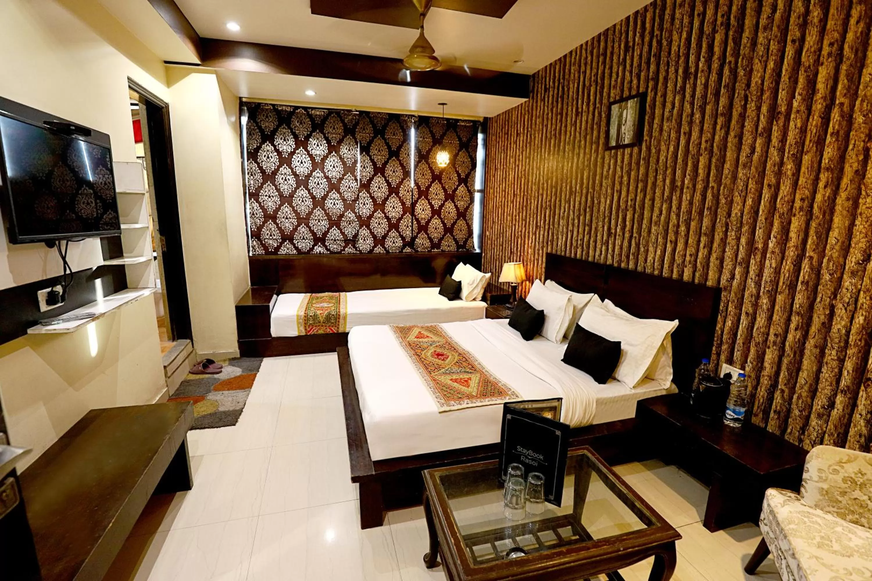 Bed in Staybook - Hotel City Stories - By Aira Xing, Paharganj, New Delhi