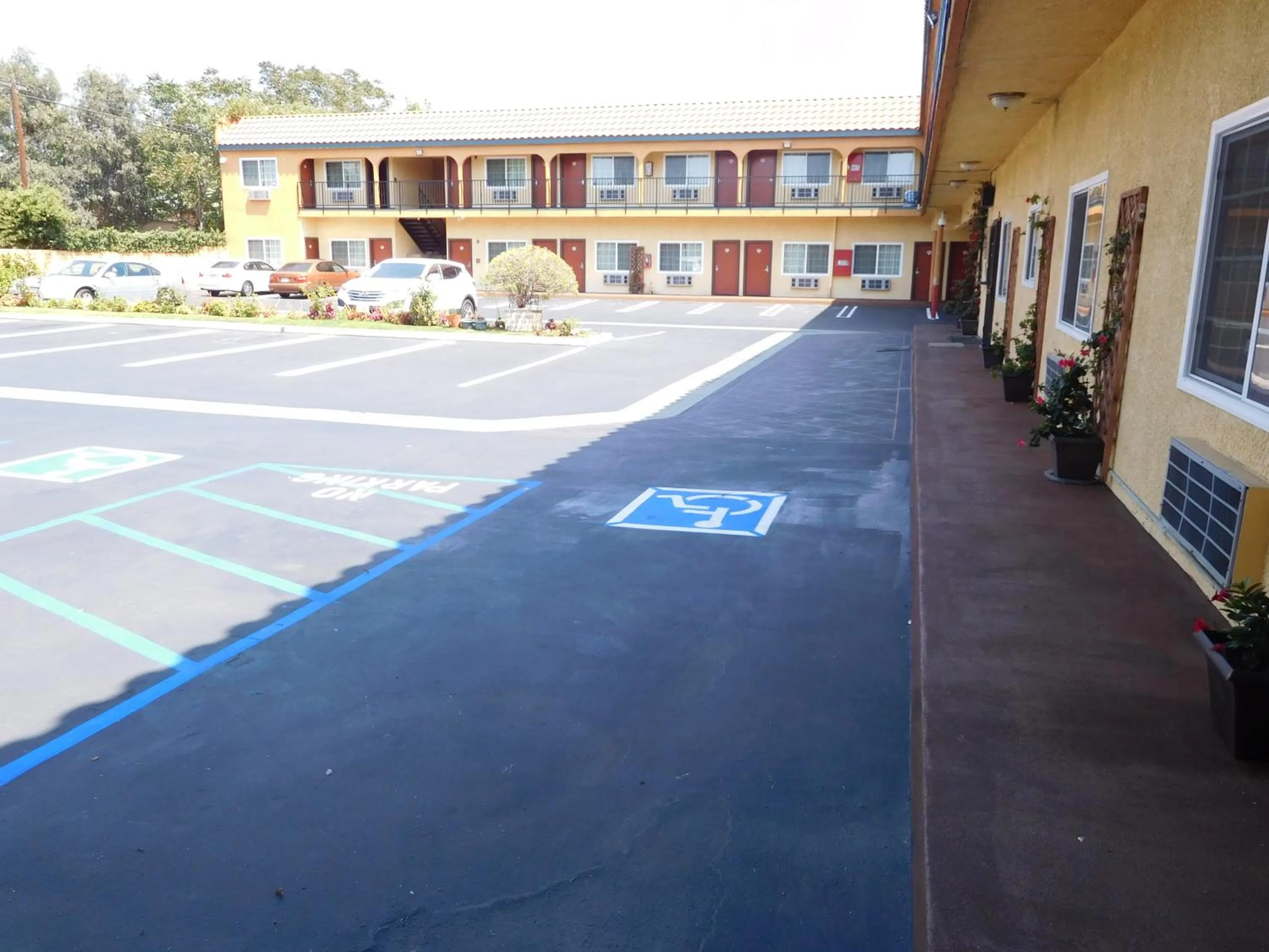 Property building in Diamond Inn