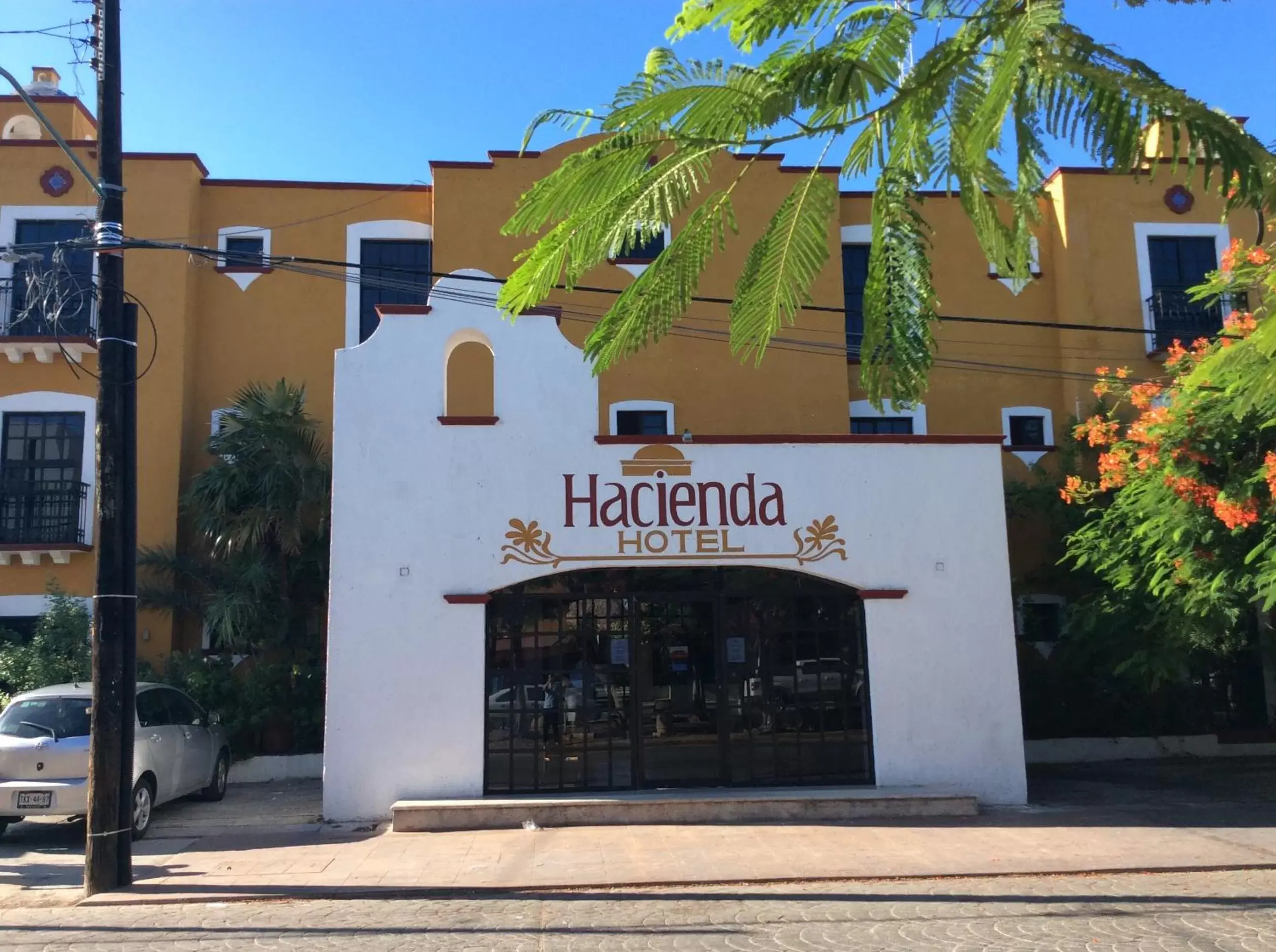 Facade/entrance in Hotel Hacienda Cancun