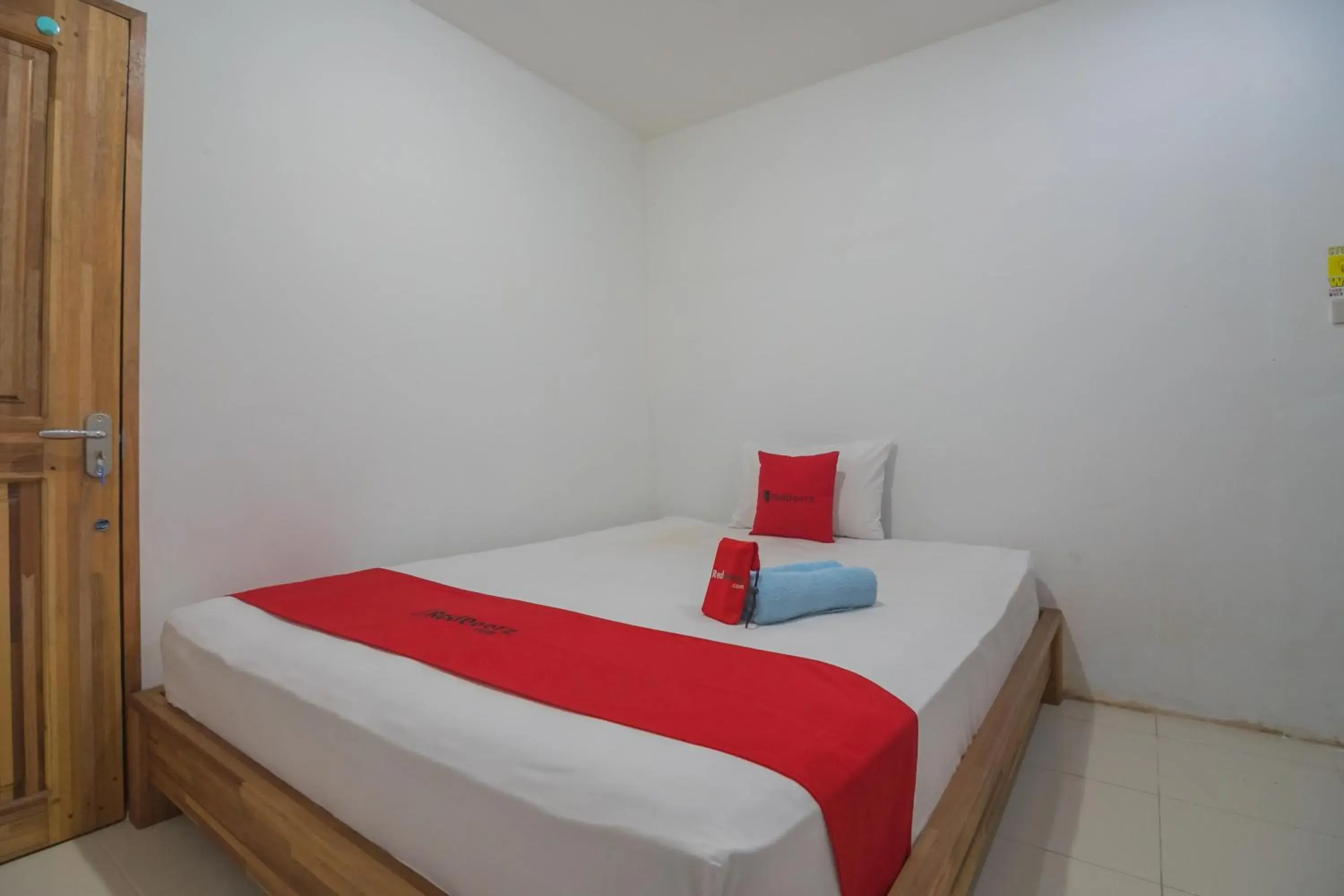 Bedroom, Bed in RedDoorz near Gajah Mada Pontianak