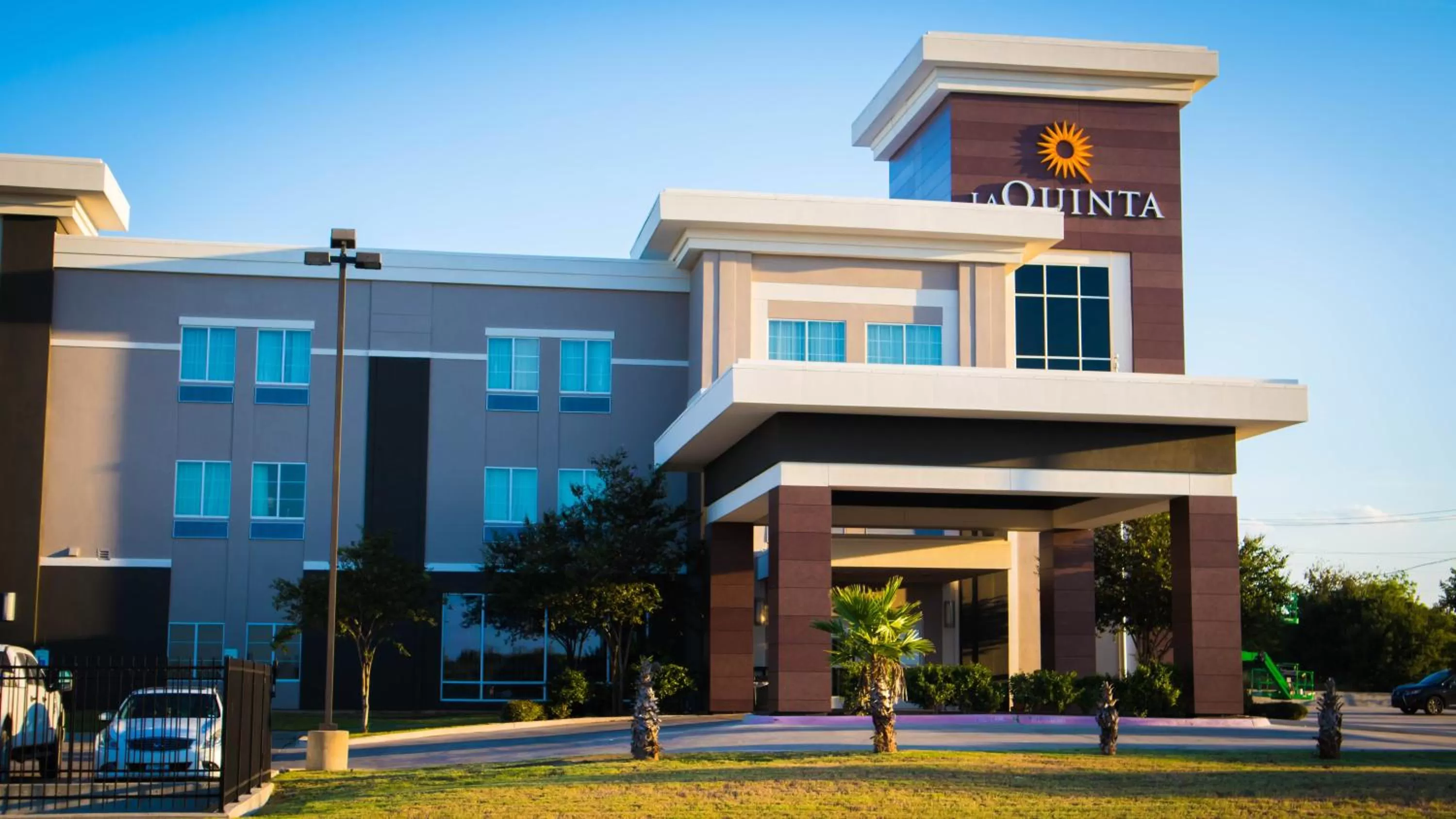 Property logo or sign in La Quinta by Wyndham Karnes City - Kenedy