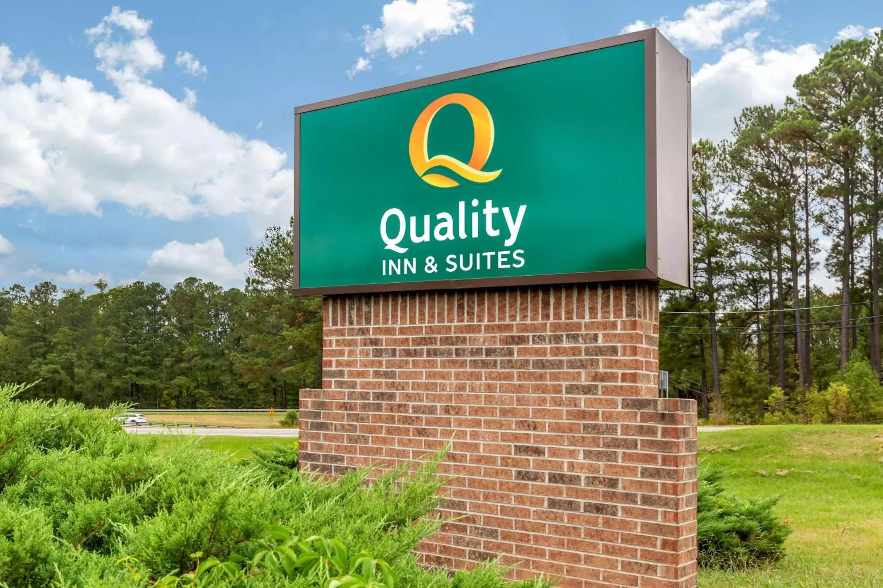 Property building in Quality Inn & Suites Apex-Holly Springs