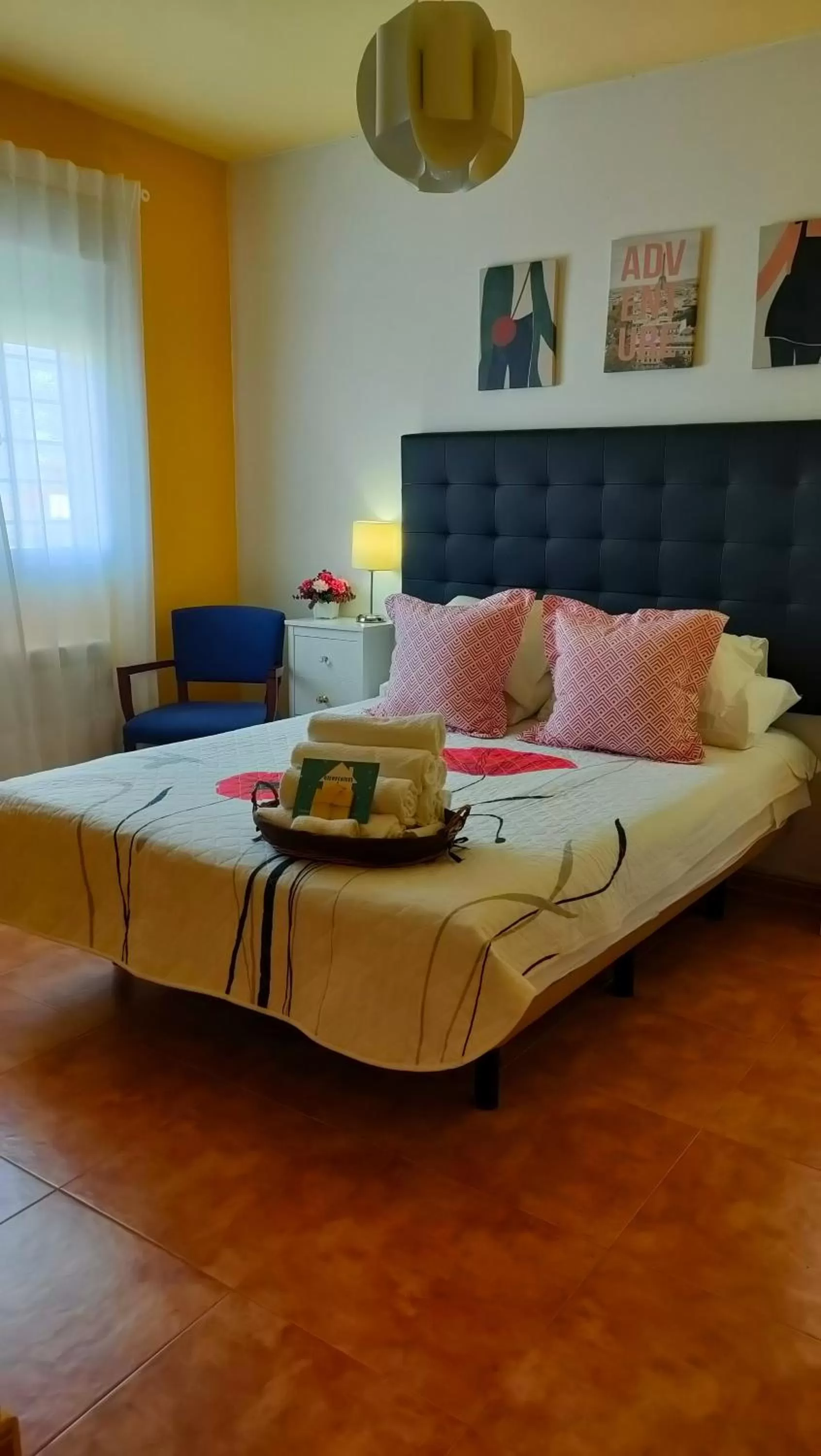 Bedroom, Bed in Hermosa Habitación amplia, fresca y tranquila.