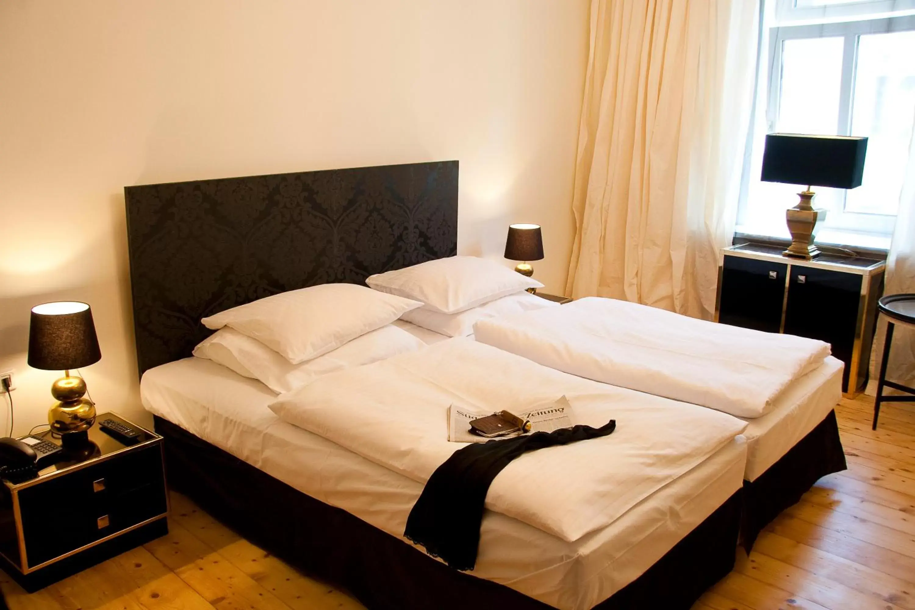 Photo of the whole room, Bed in das HOTEL in München