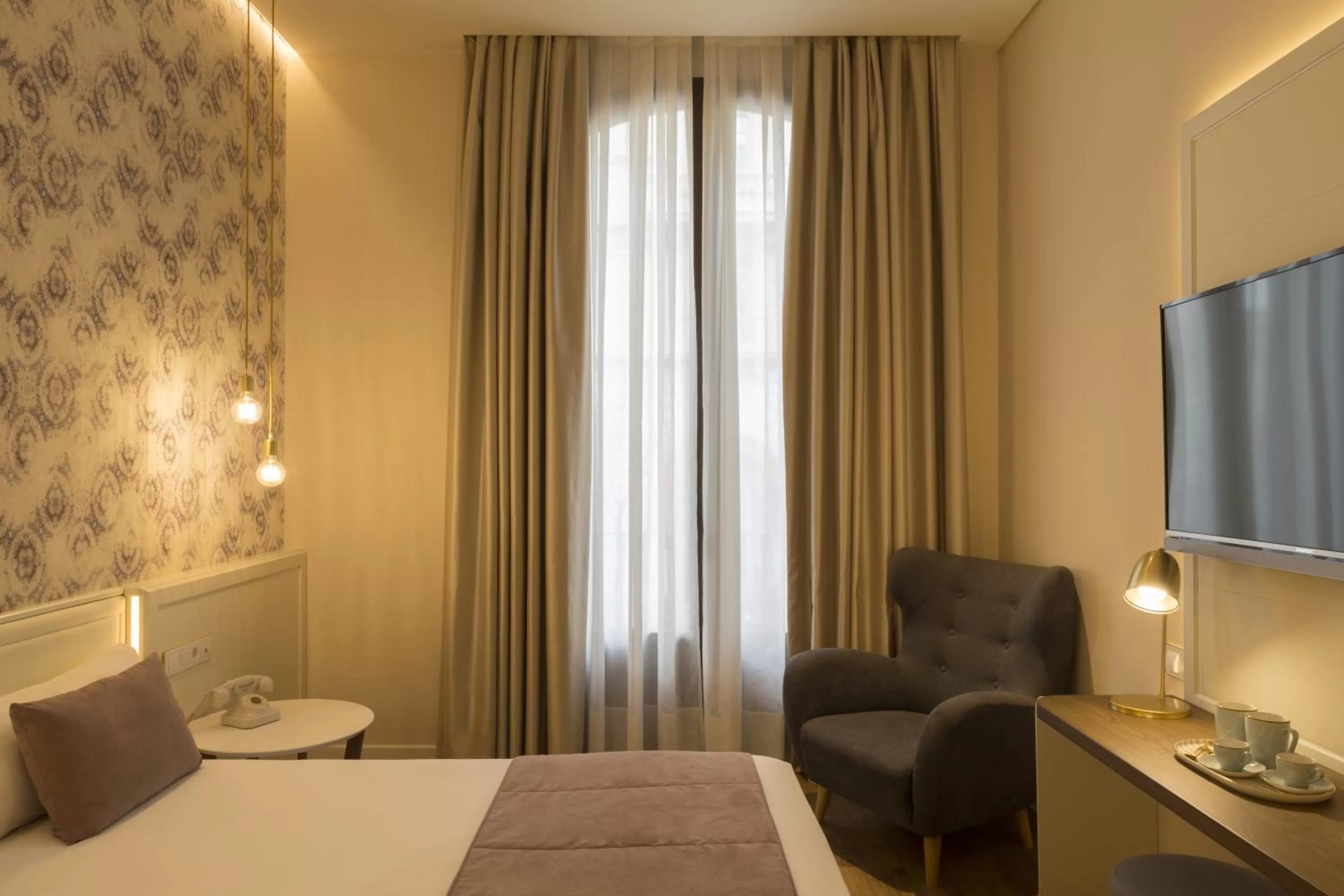 Bedroom, Bed in ICON Bcn