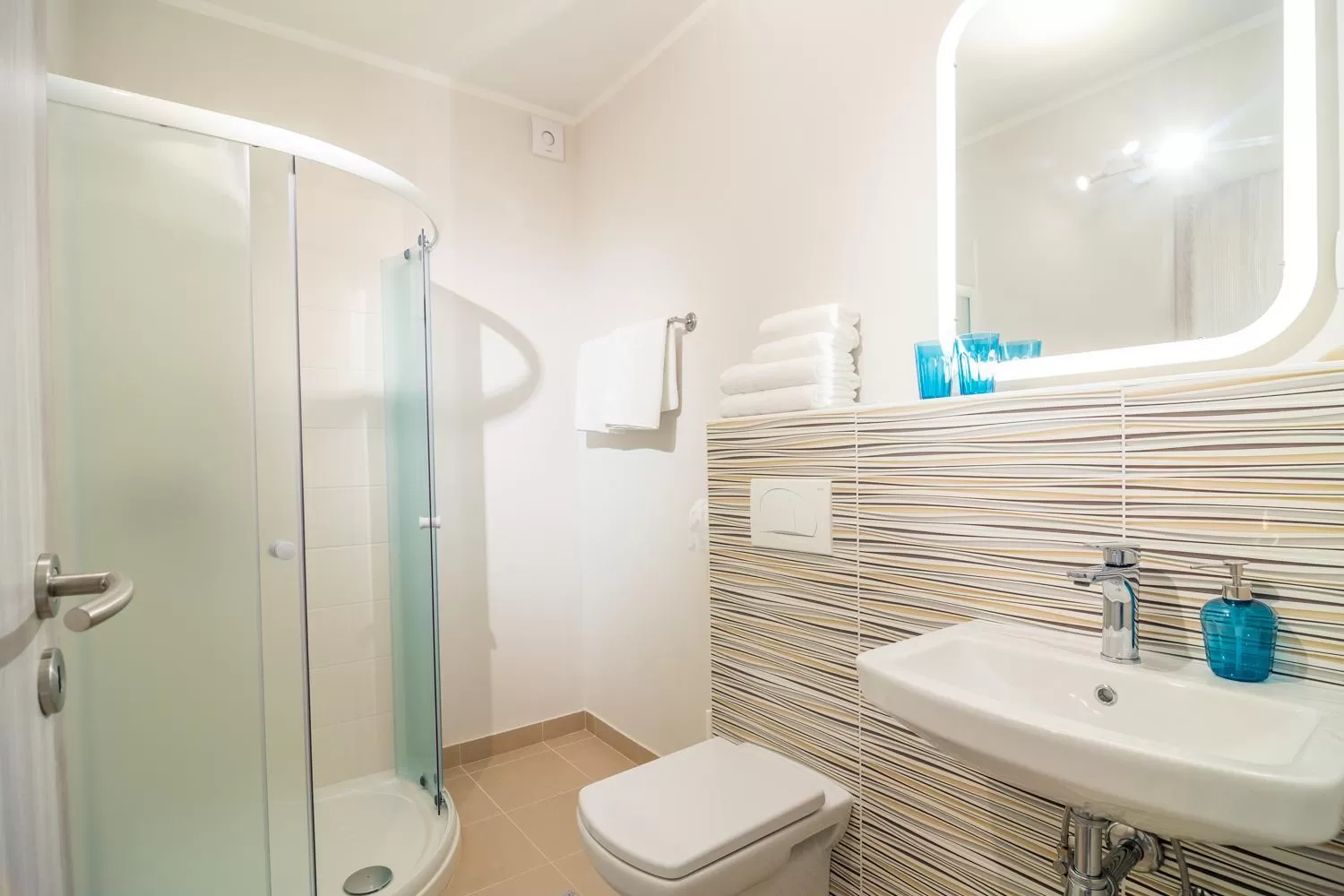 Shower in HOP HOUSE Garni Hotel