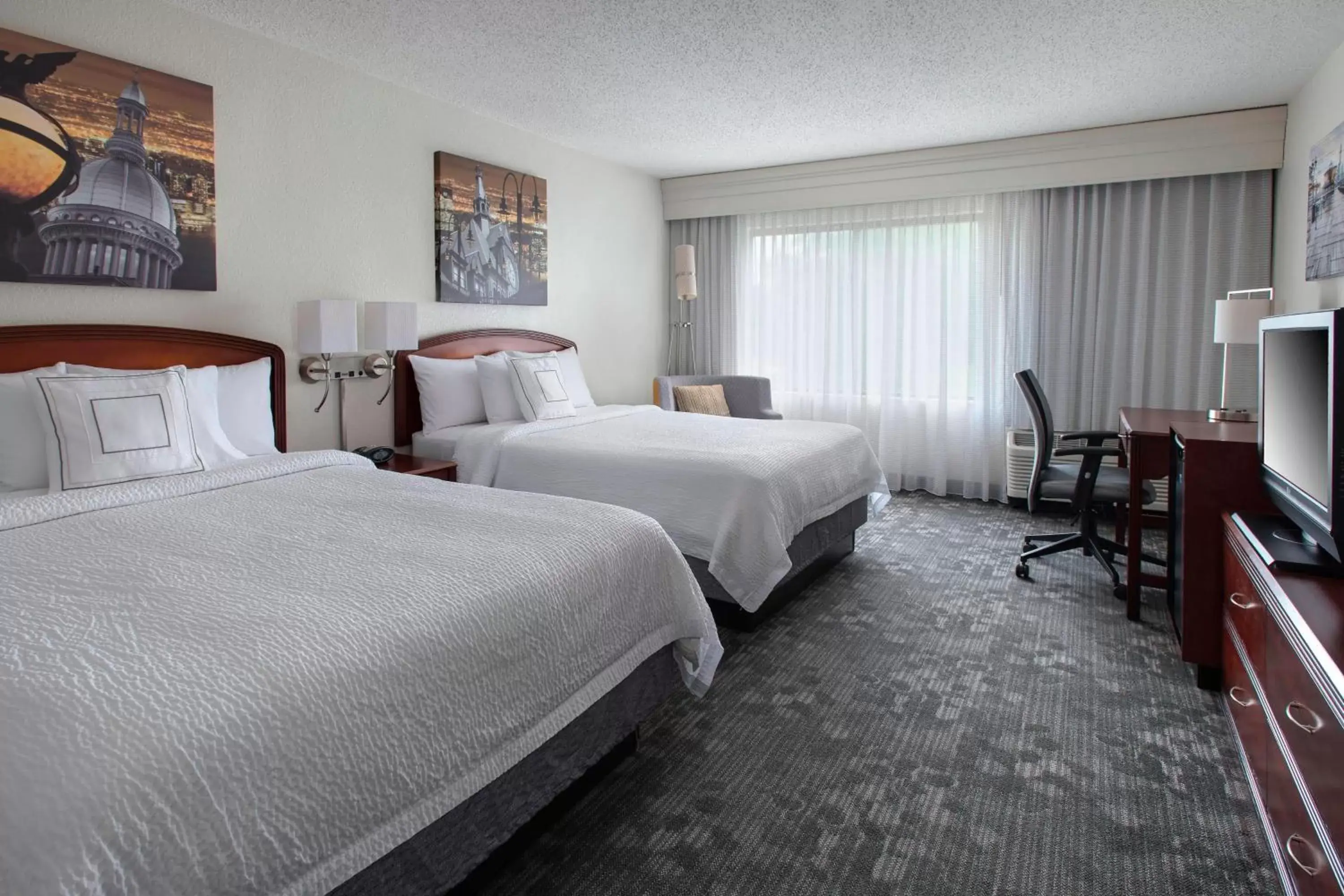 Photo of the whole room, Bed in Courtyard by Marriott Princeton