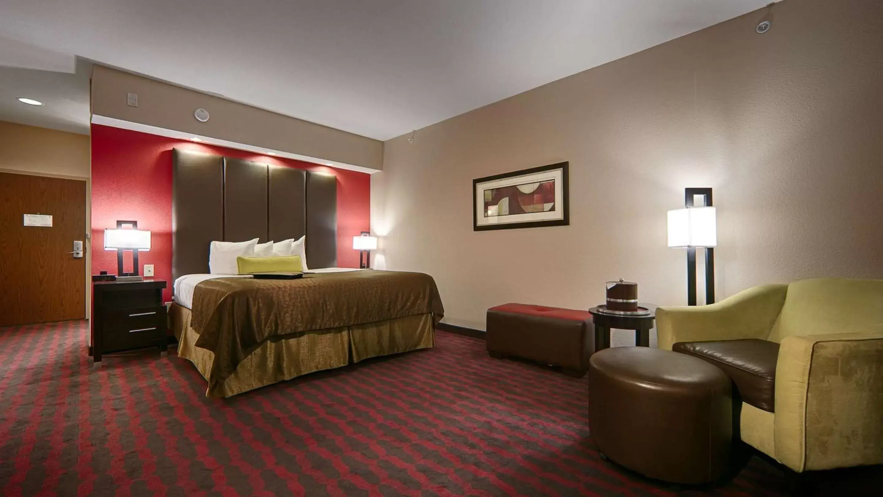 Photo of the whole room in Best Western Plus Cushing Inn & Suites