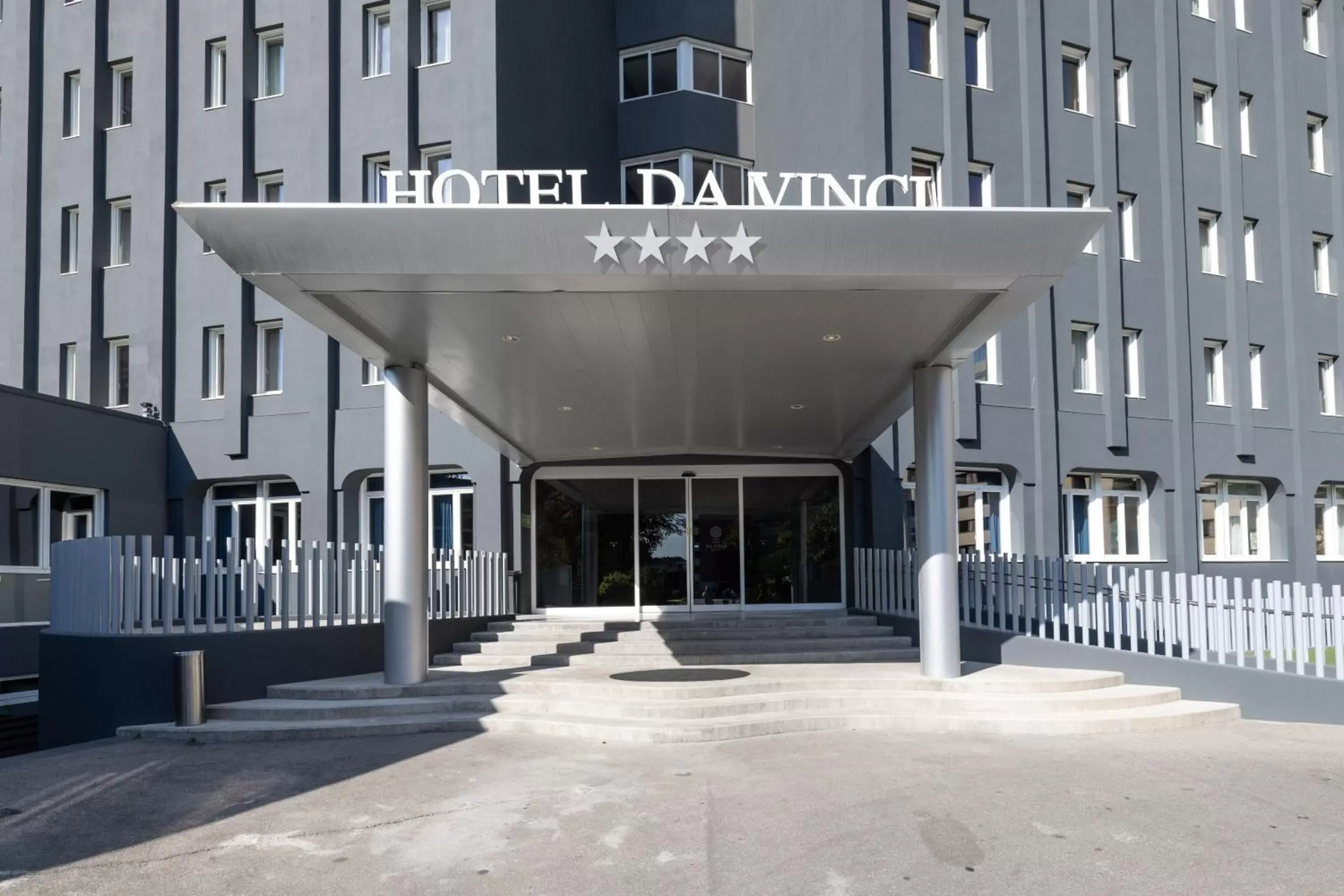 Facade/entrance in Hotel Da Vinci