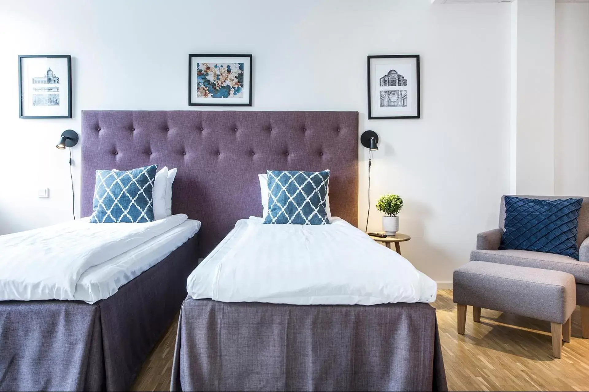 Seating area, Bed in Biz Apartment Solna Seating area, Bed in Biz Apartment Solna