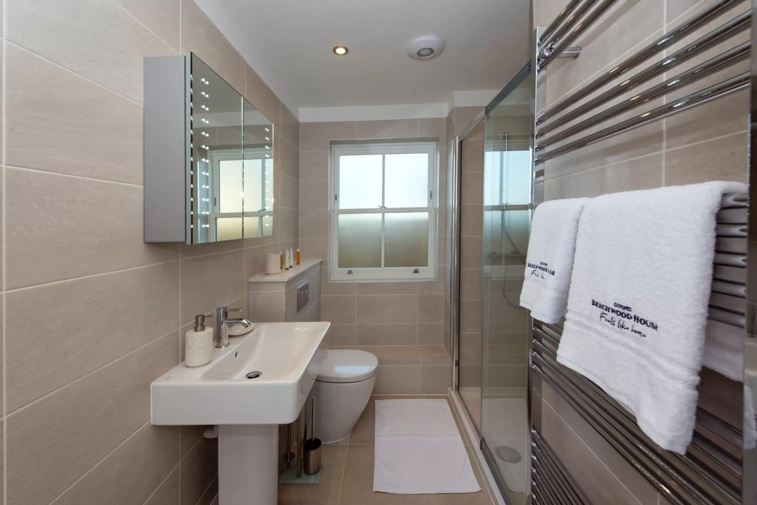 Shower, Bathroom in Best Luxury Apart Hotel in Oxford- Beechwood House