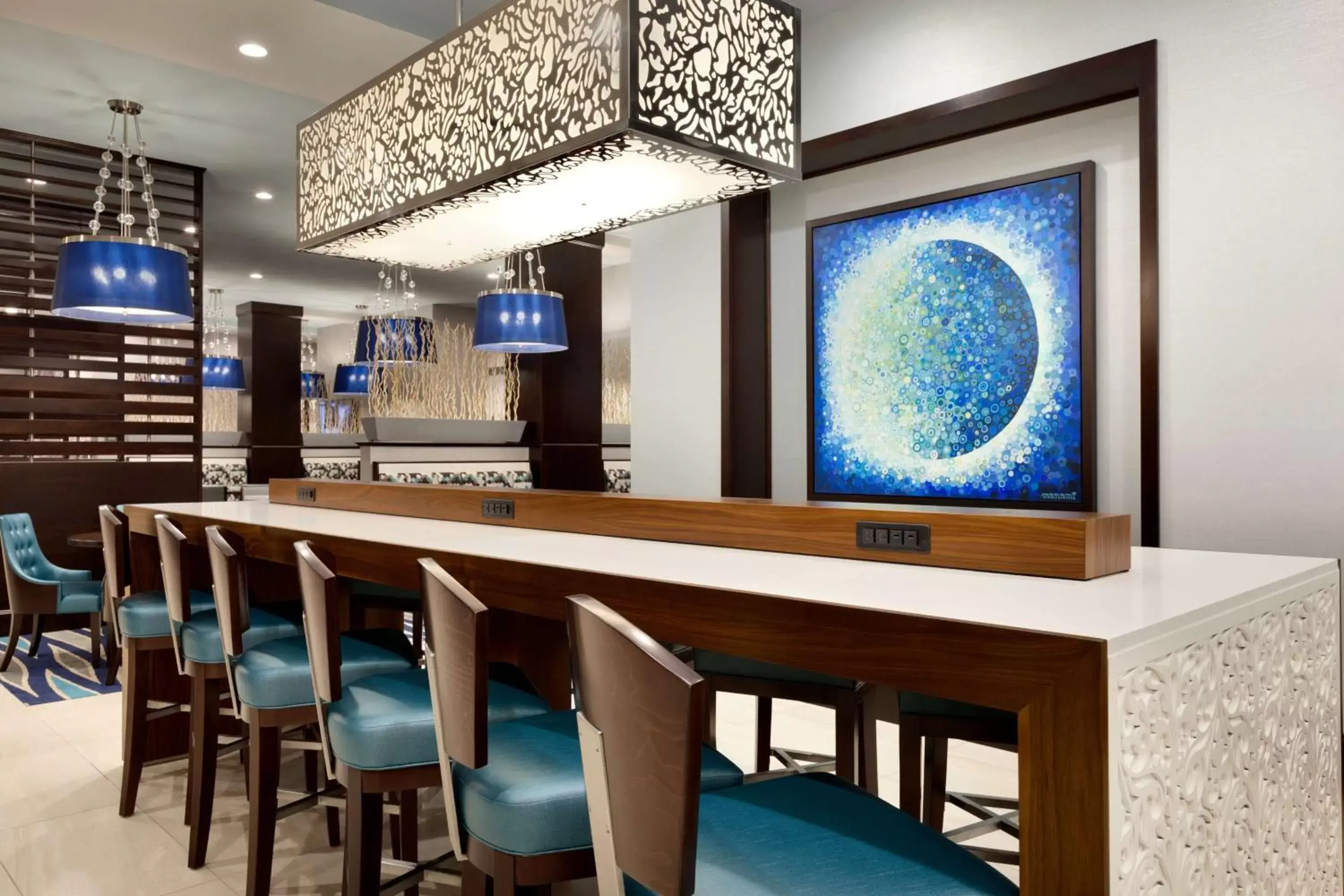 Dining area, Lounge/Bar in Embassy Suites by Hilton Atlanta NE Gwinnett Sugarloaf