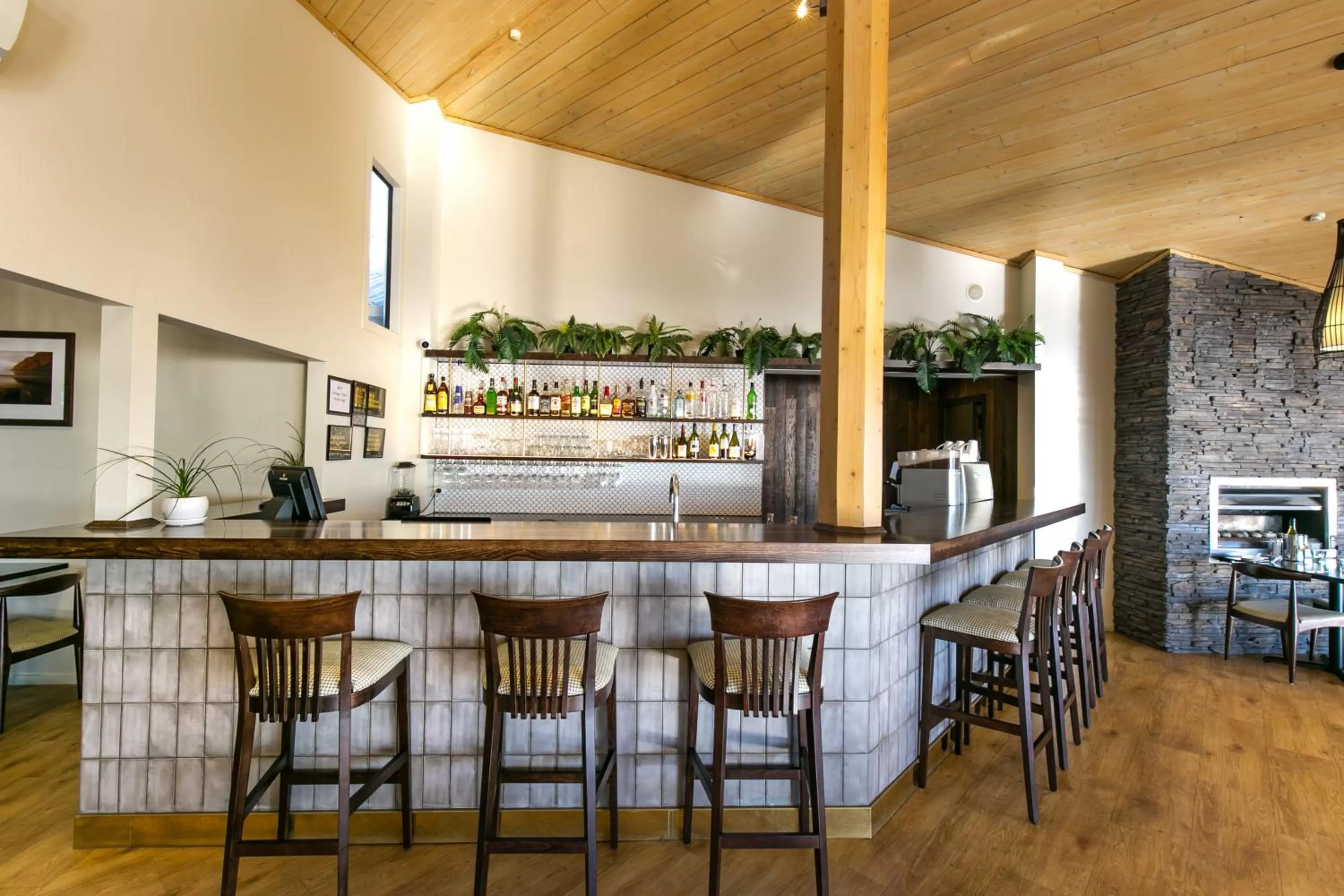 Lounge or bar in Castaways Resort