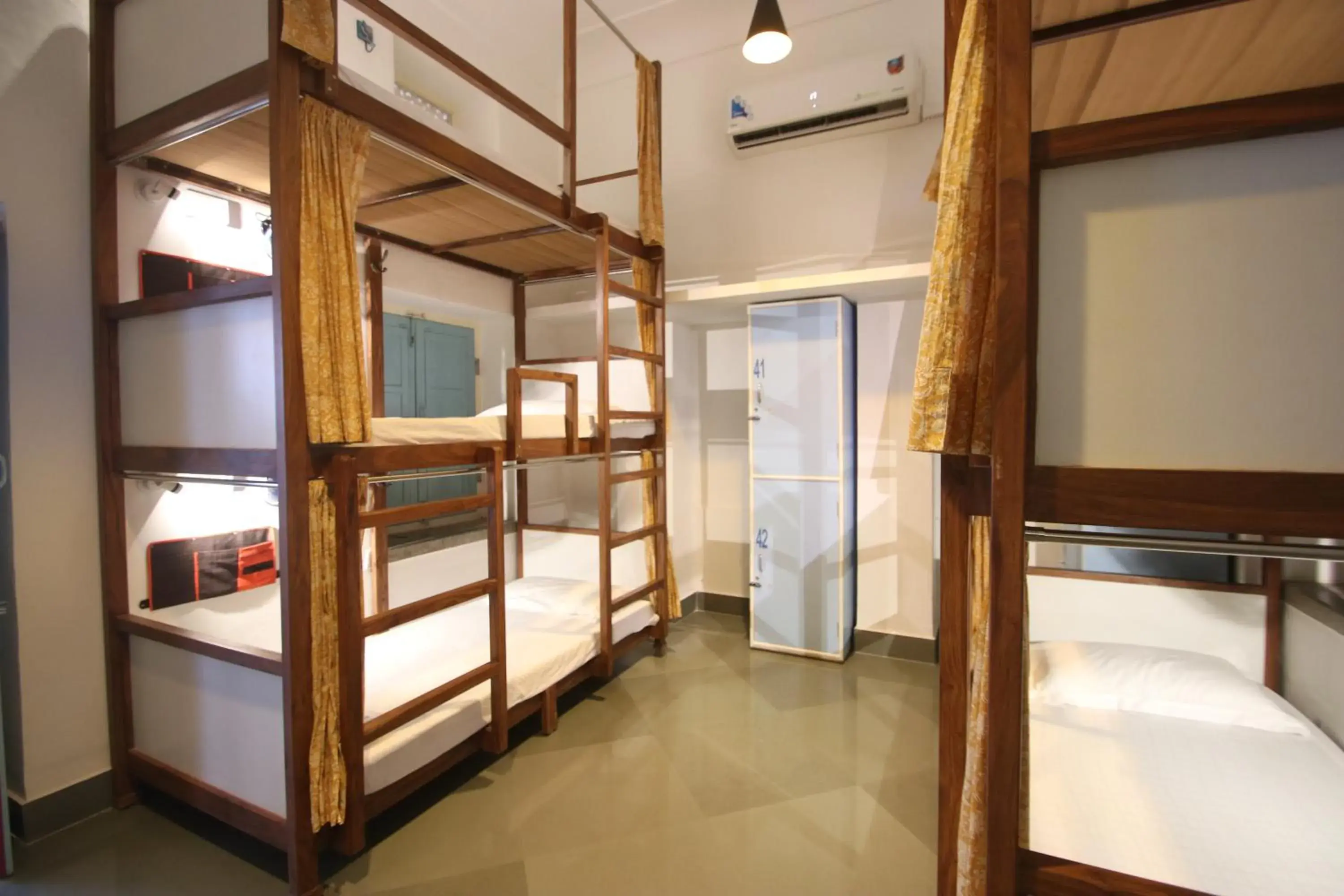 Photo of the whole room, Bunk Bed in Jaipur Jantar Hostel
