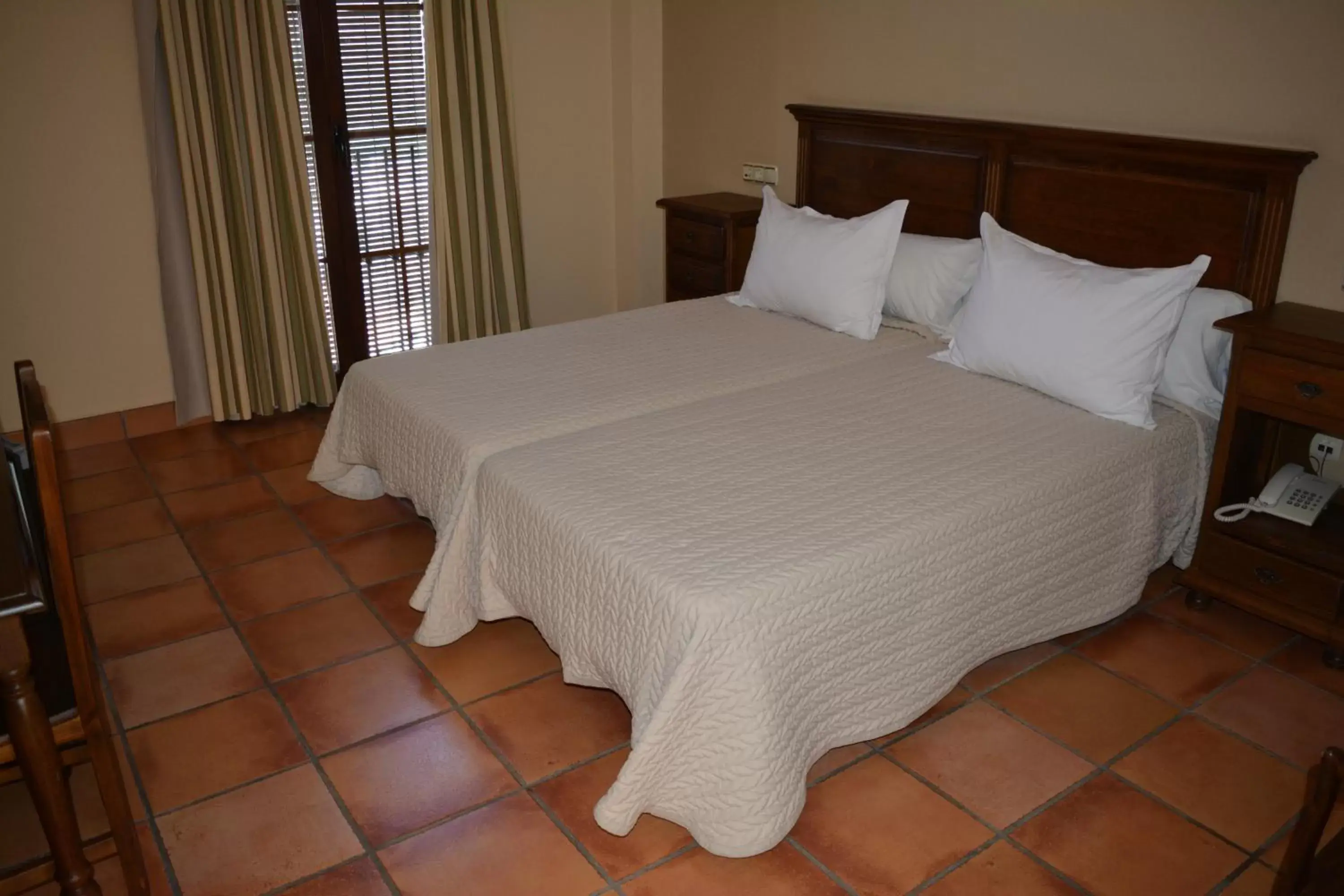 Bedroom, Bed in Hotel Sierra de Ubrique