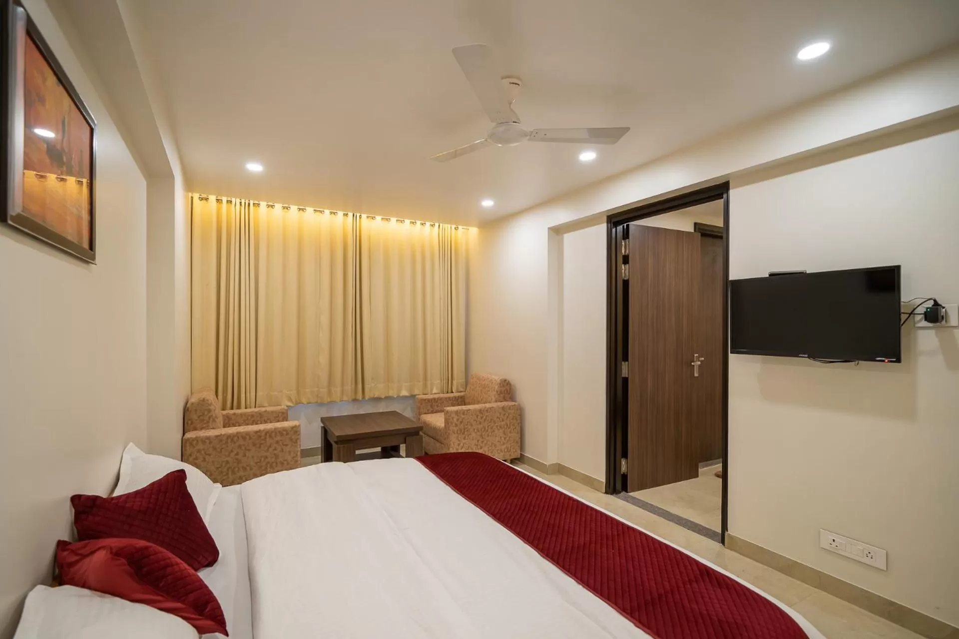 Communal lounge/ TV room, Bed in Sheerha Royal Residency-Near Jaipur Airport