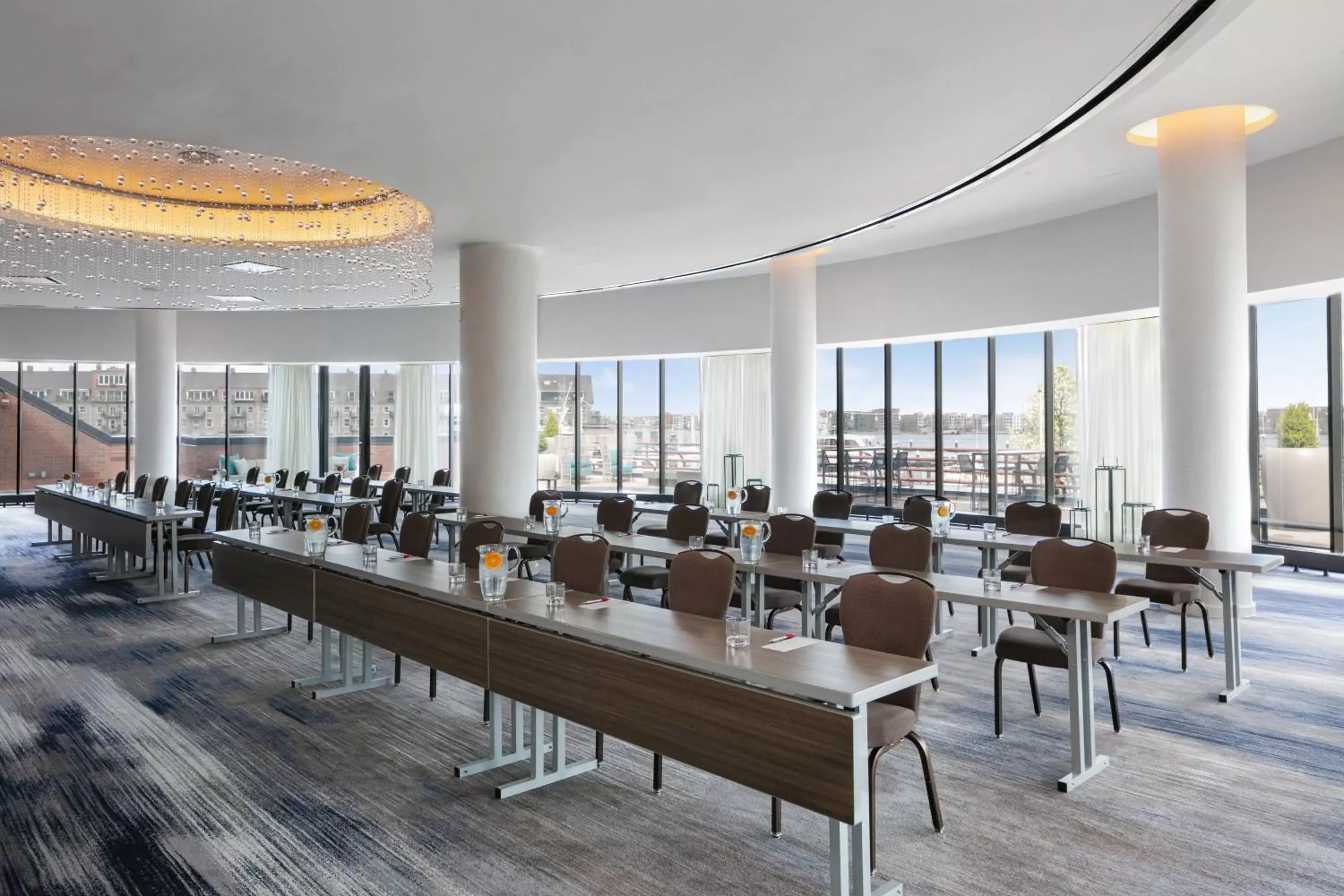 Meeting/conference room, Restaurant/Places to Eat in Boston Marriott Long Wharf