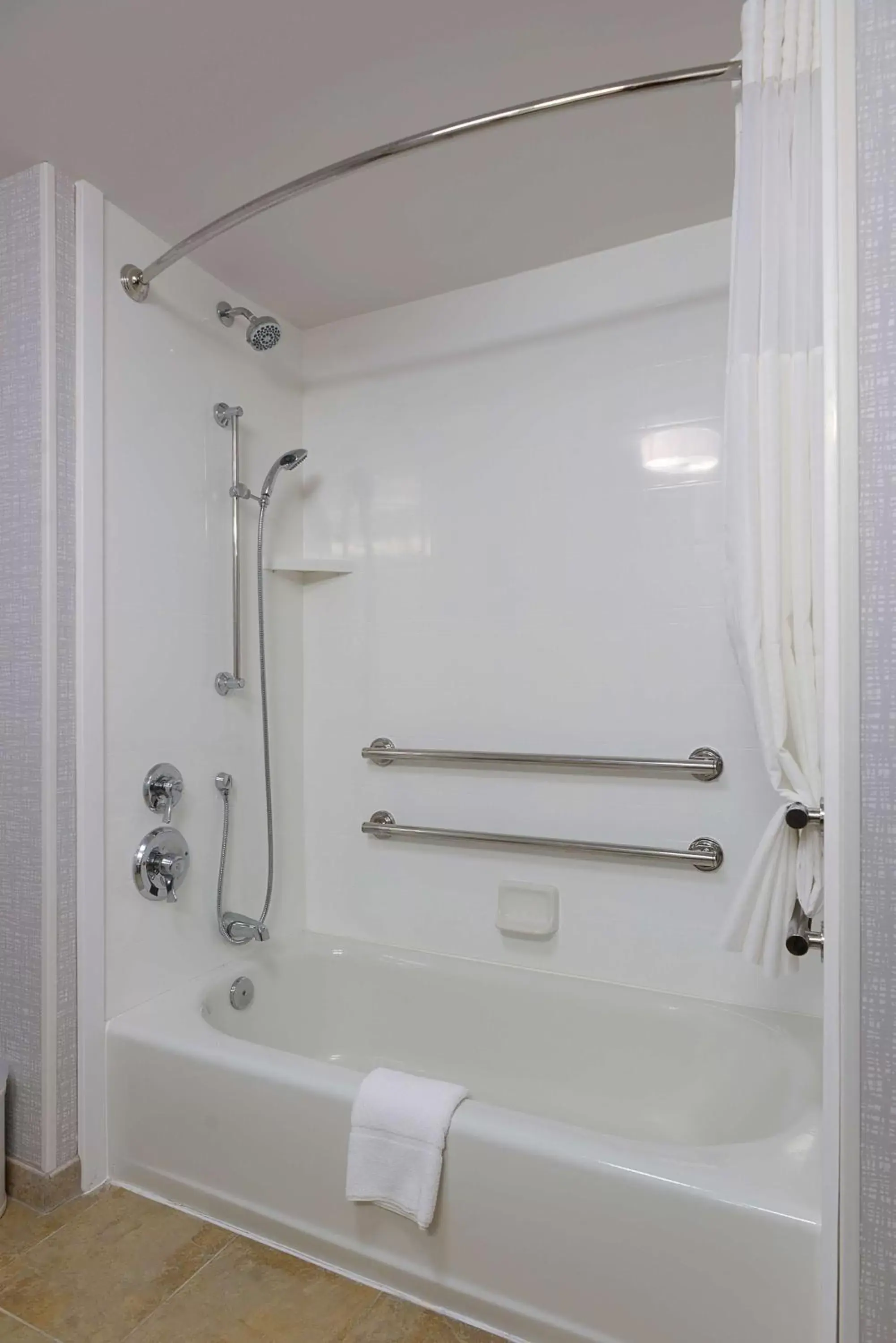 Bathroom in Hampton Inn & Suites Atlanta-Six Flags