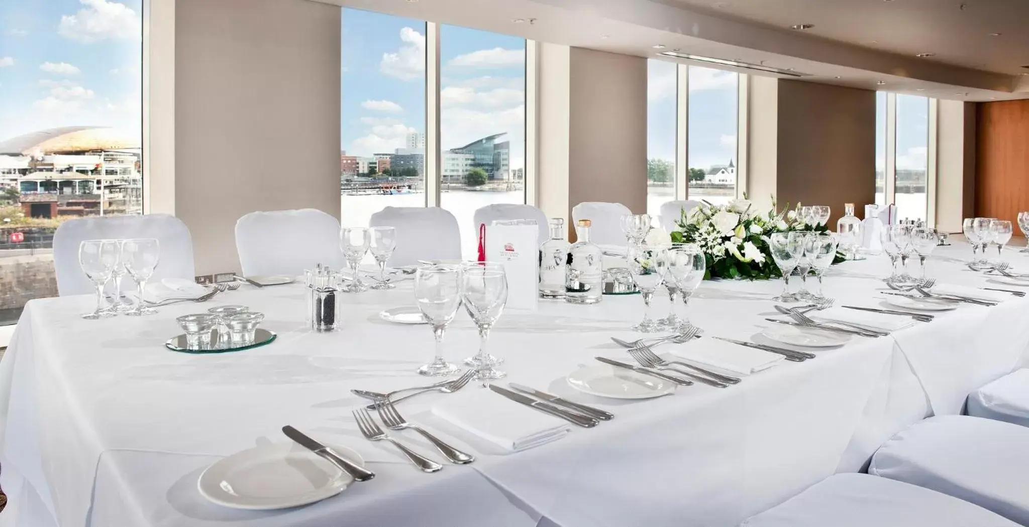 Banquet/Function facilities, Restaurant/Places to Eat in voco St. David's Cardiff, an IHG Hotel