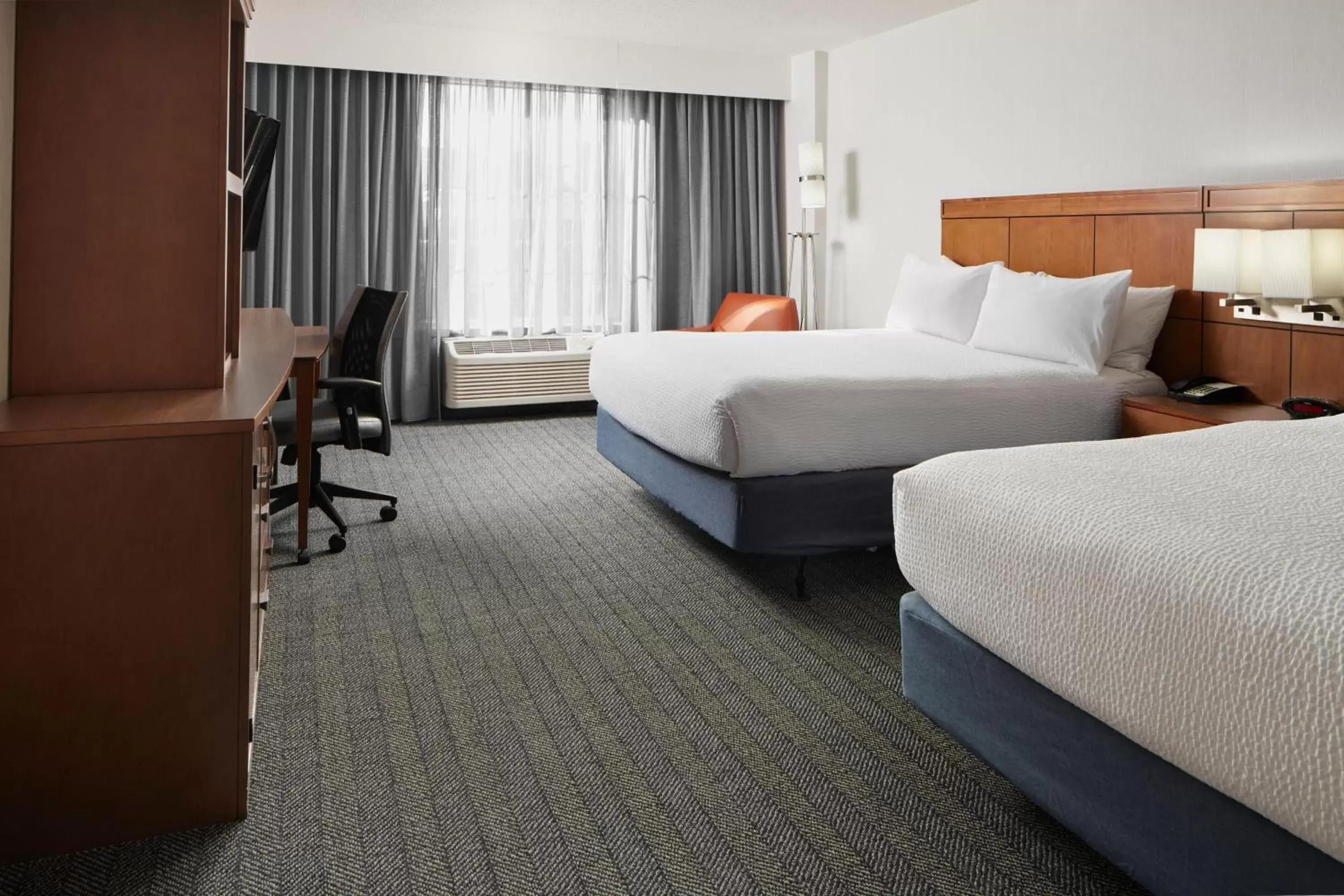 Photo of the whole room, Bed in Courtyard by Marriott Charlottesville - University Medical Center