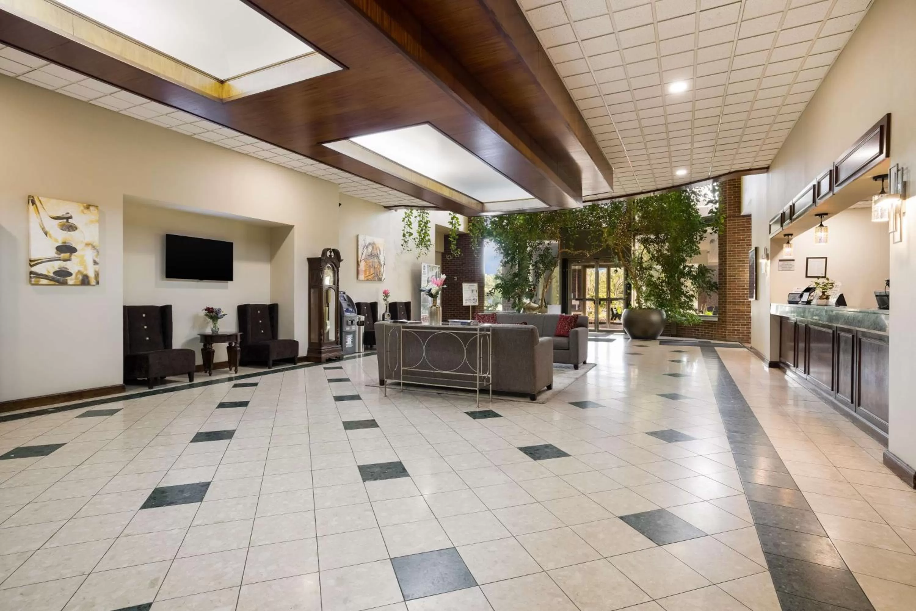 Lobby or reception in Best Western Grand Victorian Inn