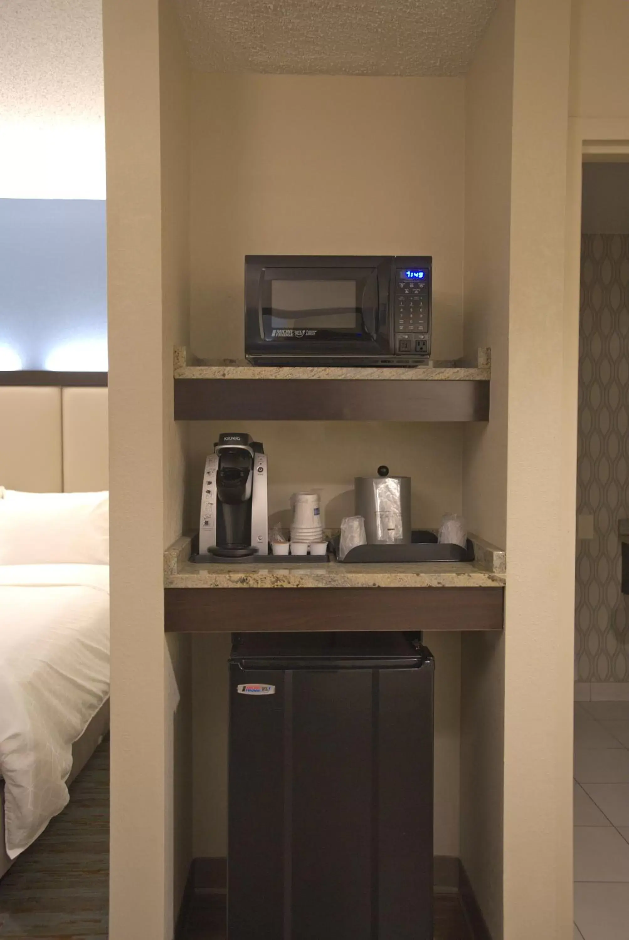 Coffee/tea facilities in Holiday Inn Express Anderson I-85 - Exit 27- Highway 81, an IHG Hotel
