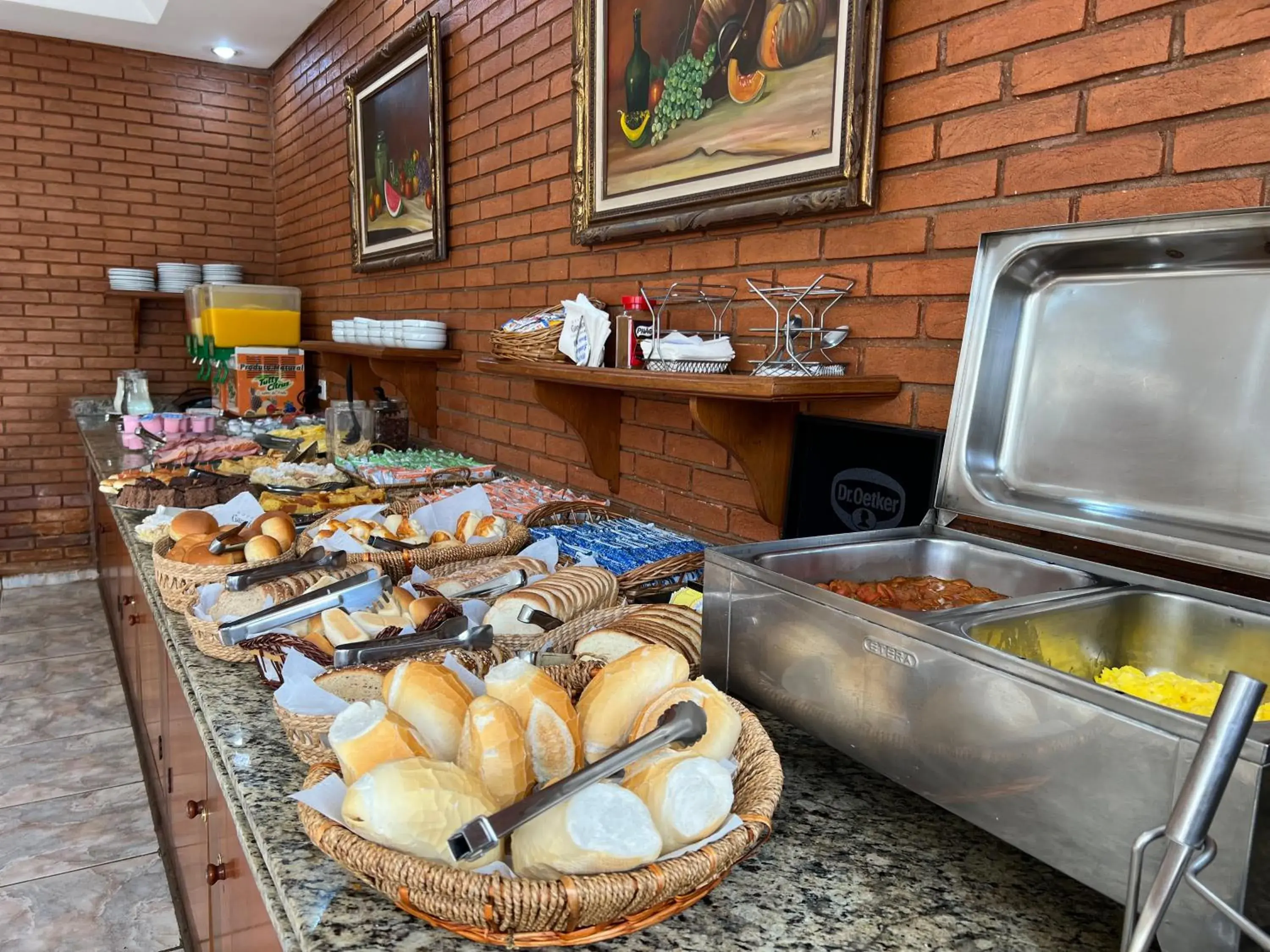 Breakfast, Food in Hotel Garnier