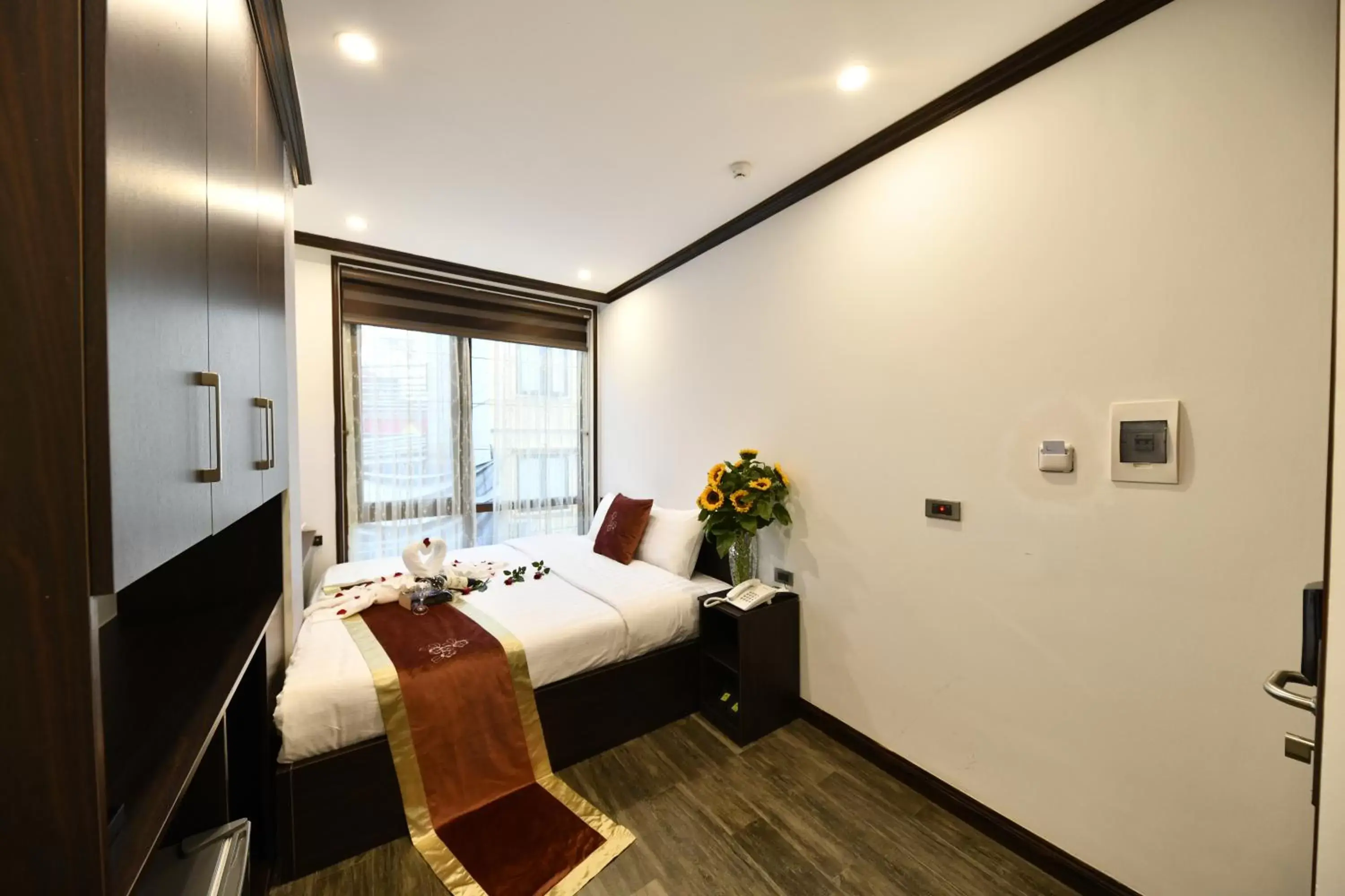 Bedroom, Bed in Kingdom Hotel Hanoi Bedroom, Bed in Kingdom Hotel Hanoi