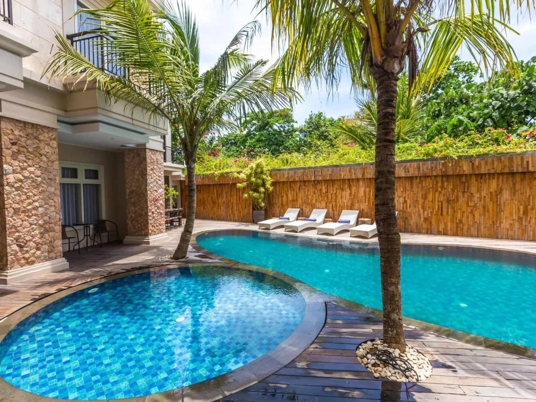 Pool view, Swimming Pool in Alron Hotel Kuta Powered by Archipelago