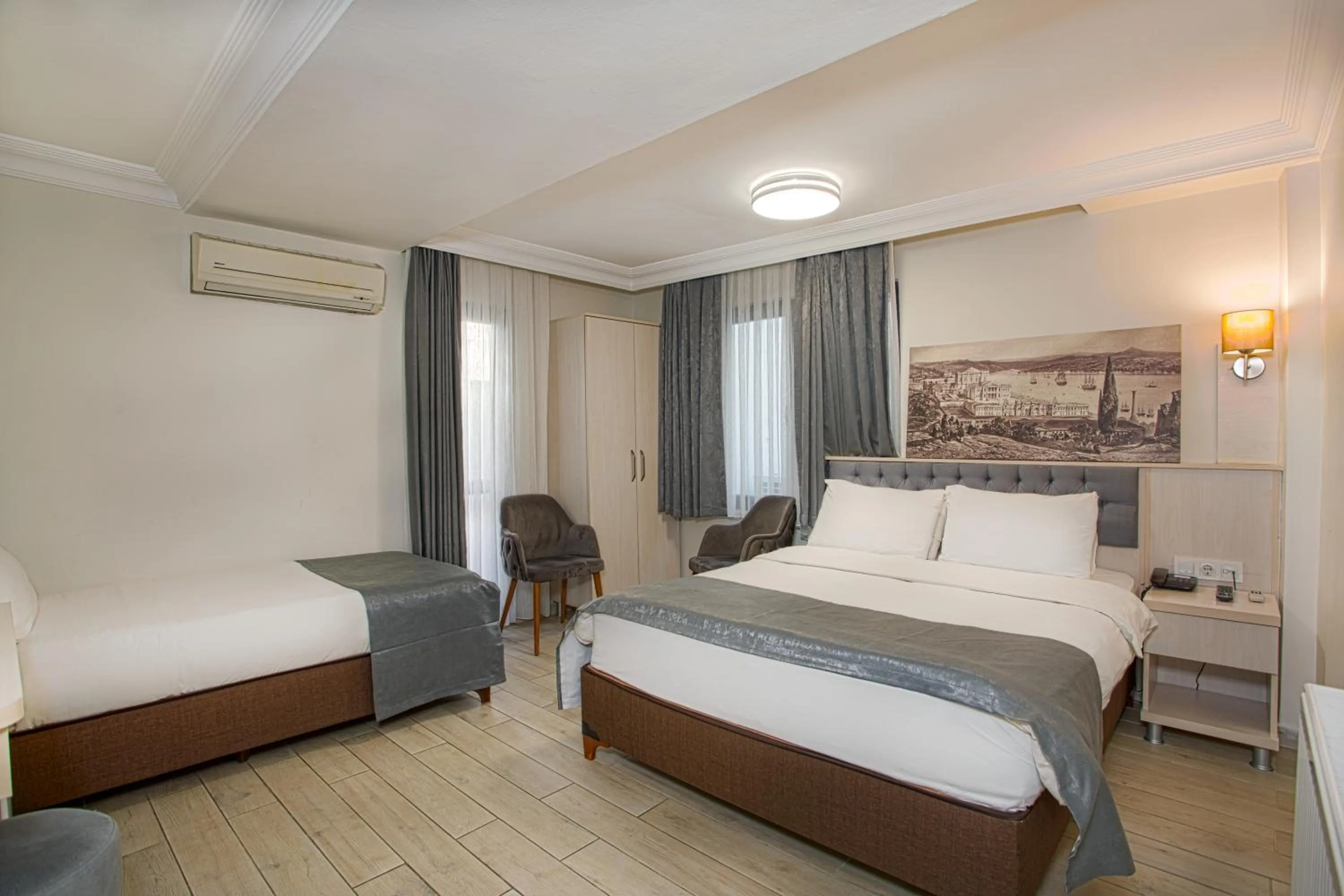 Photo of the whole room, Bed in Sim Hotel Istanbul Old City