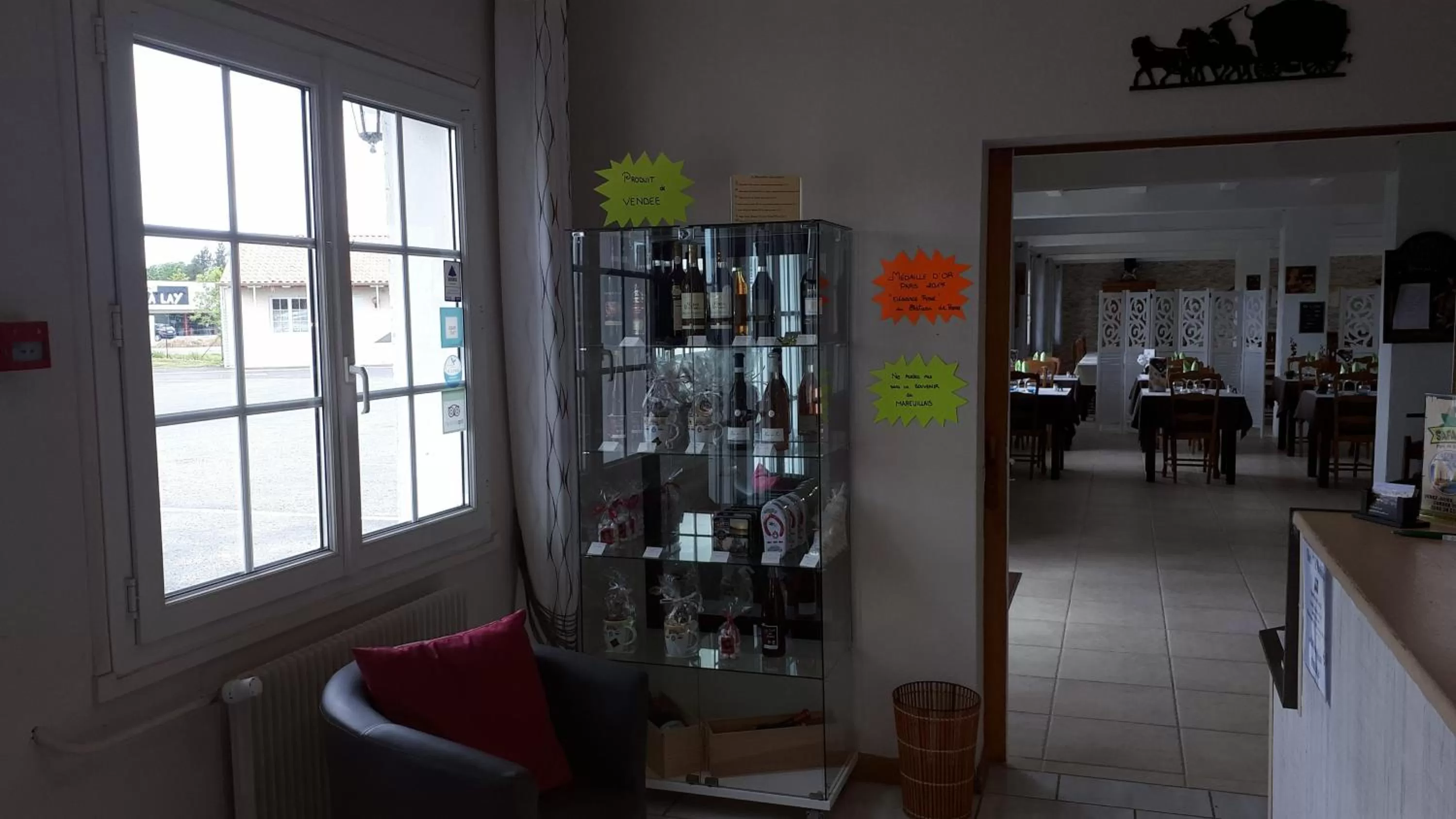 Lobby or reception in Le Mareuillais Hotel-Restaurant