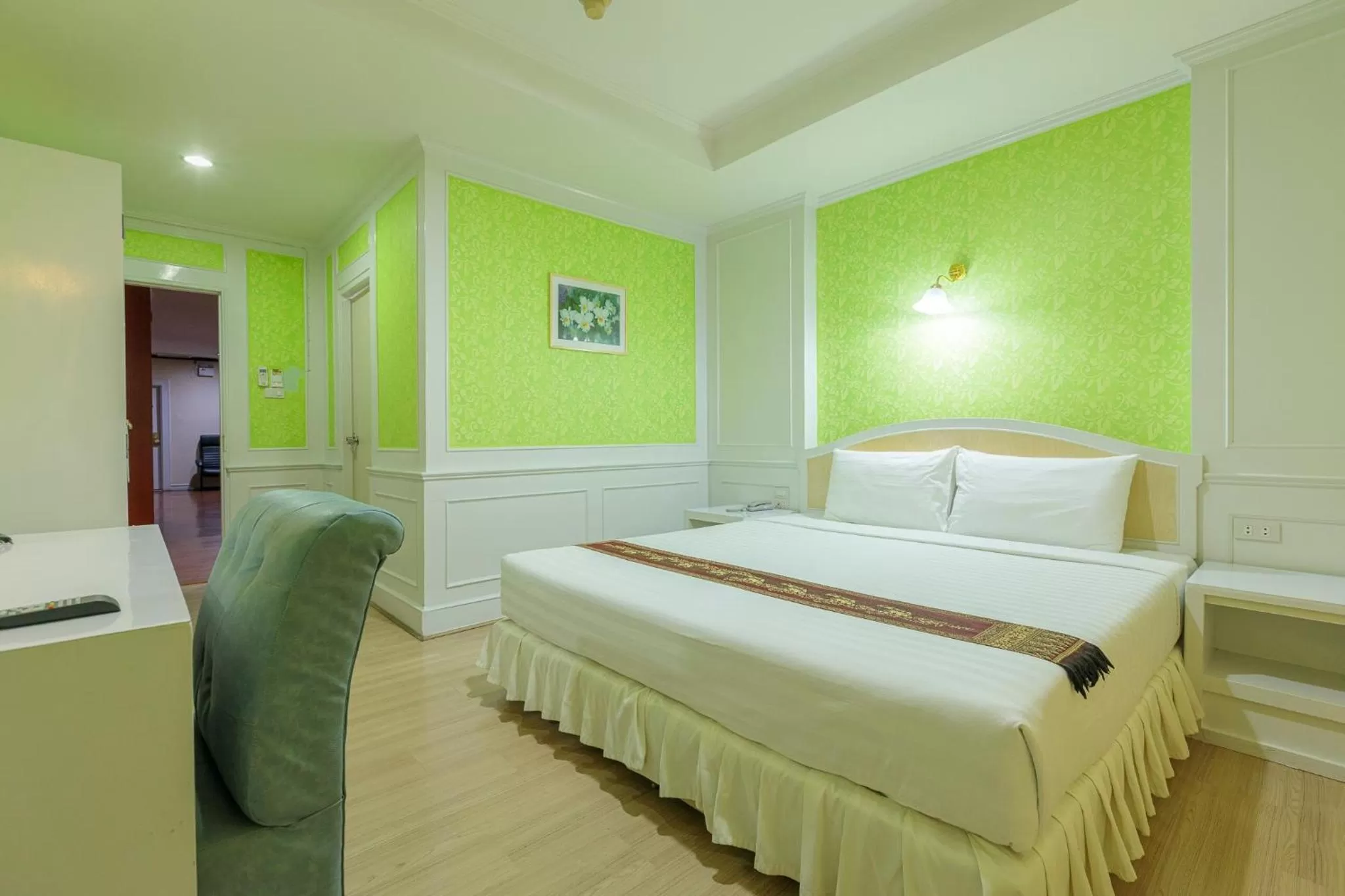 Bedroom, Bed in PJ Watergate Hotel